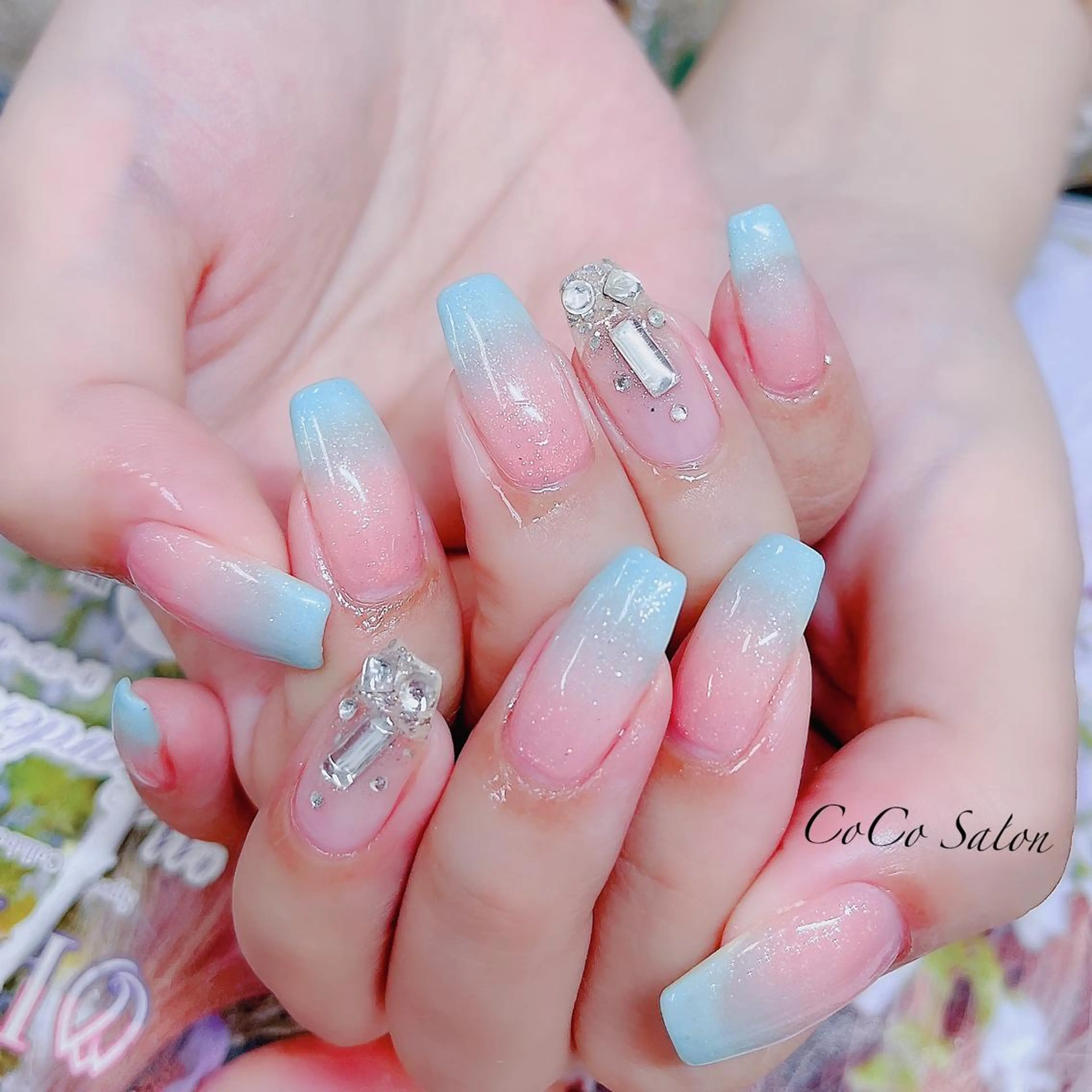 ネイル 成人式 長さ出し ジェルネイル グラデーション ホログラムネイル ハンドネイル CoCoSalon ネイル/まつ毛予約のネイルデザイン