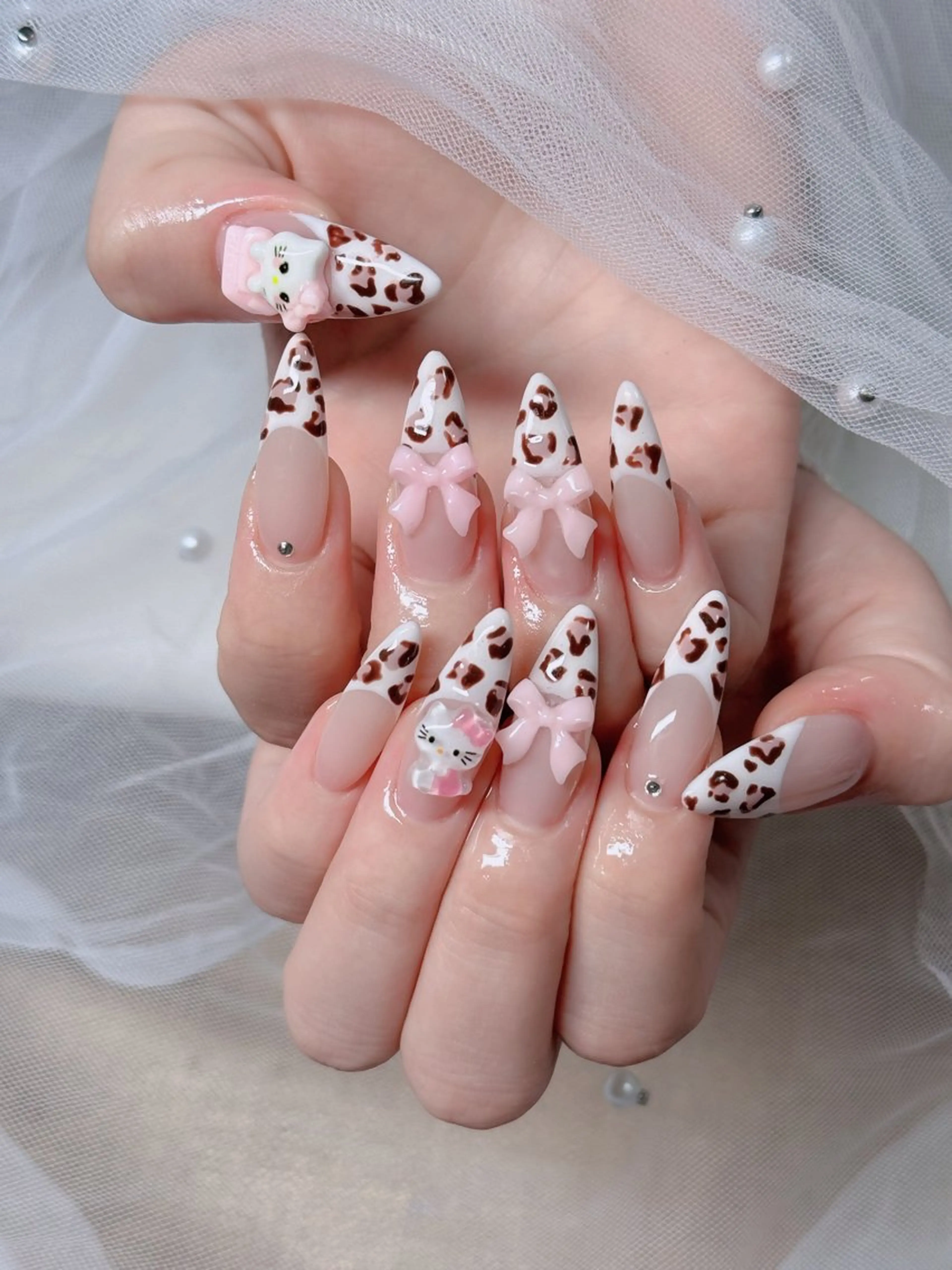 ネイル オーロラネイル フレンチネイル ジェルネイル ハロウィン キラキラネイル ハンドネイル H.baby Nail Salon所属・H.baby Nail Salonのネイルデザイン