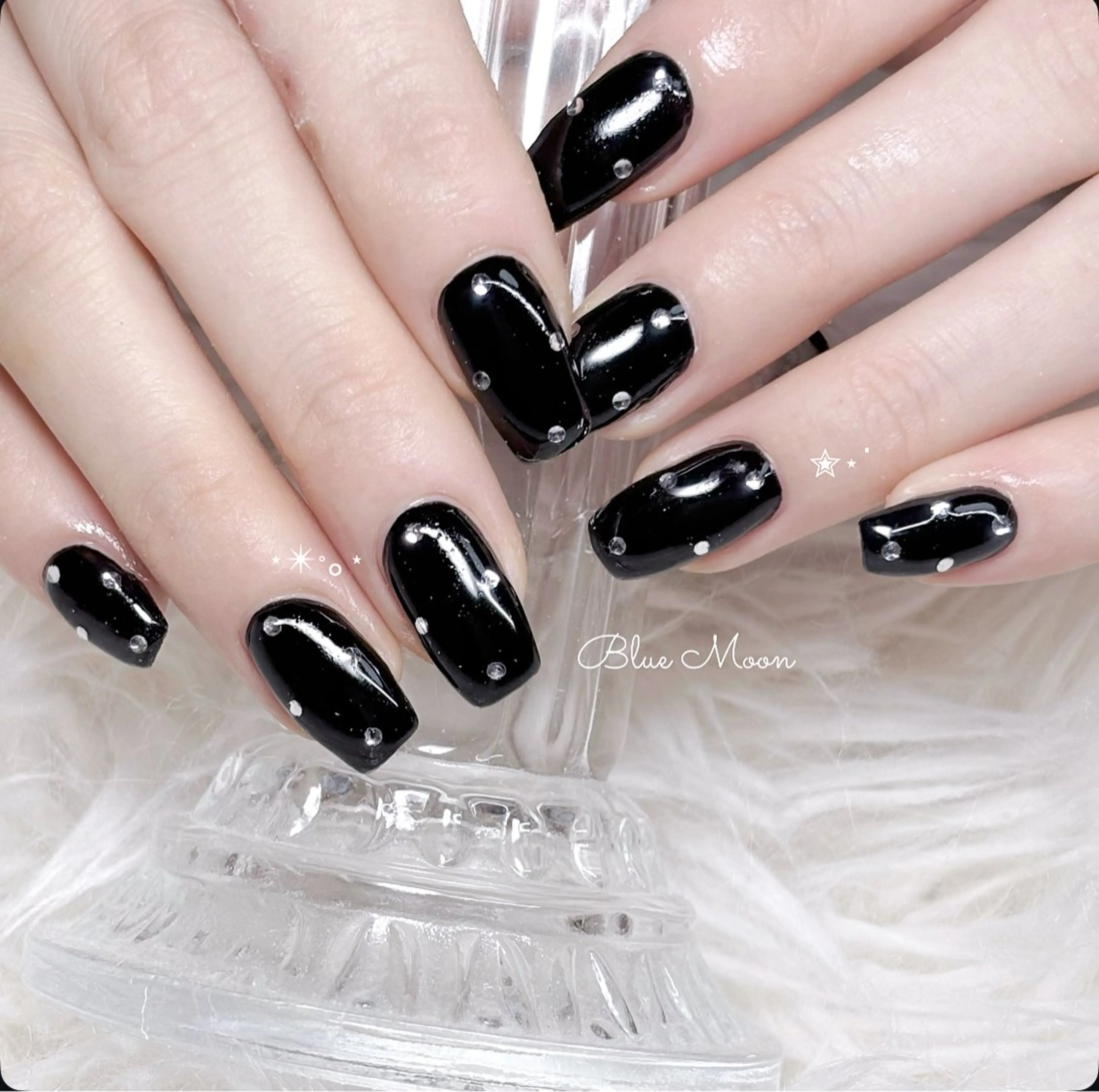 ネイル ストーンネイル ハンドネイル フットネイル ハンドケア nail salon Blue Moonのネイルデザイン
