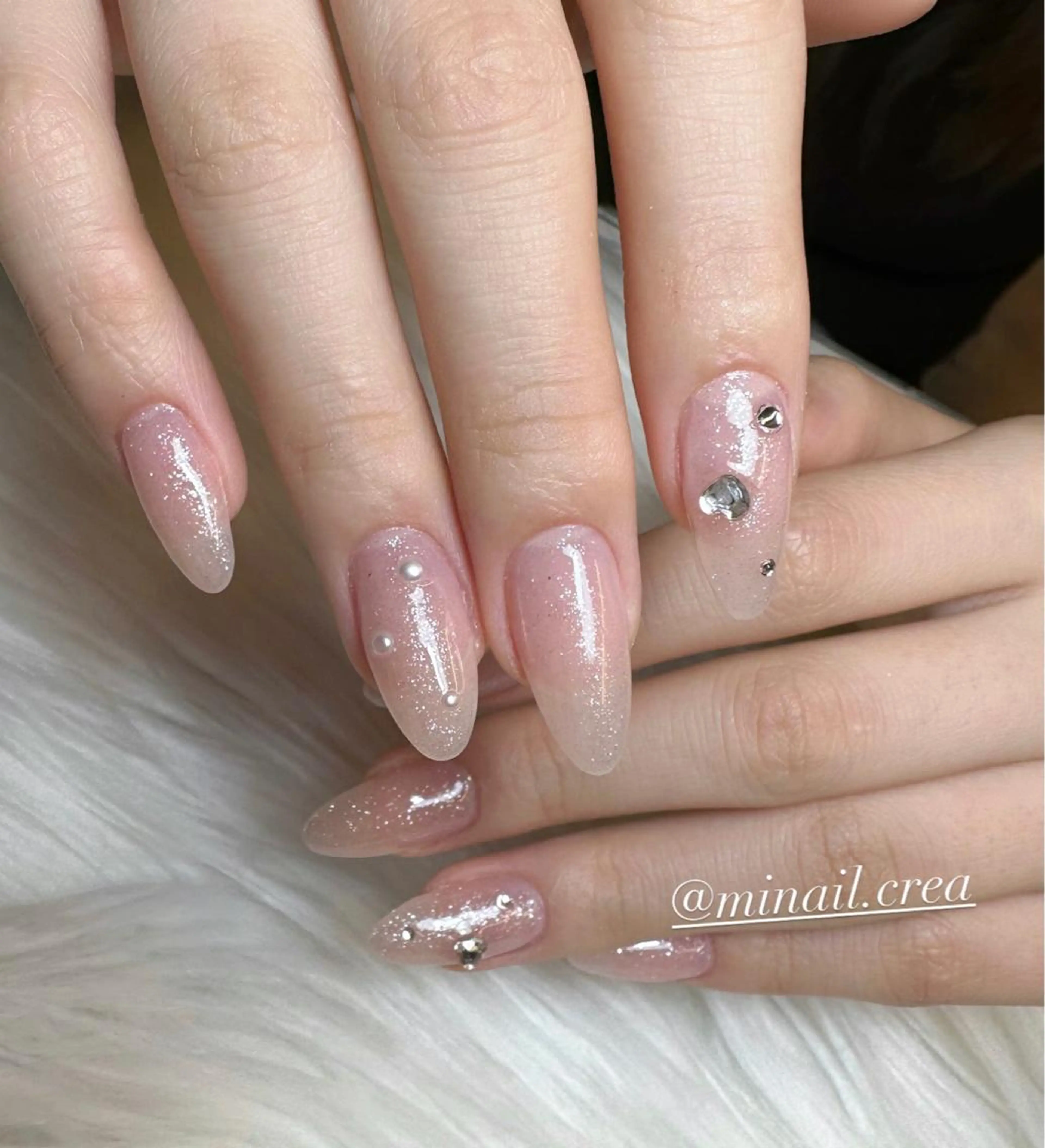 ネイル キラキラネイル ワンカラーネイル 春ネイル ハンドネイル CRéA　-private nailsalon-所属・CReA nailのネイルデザイン