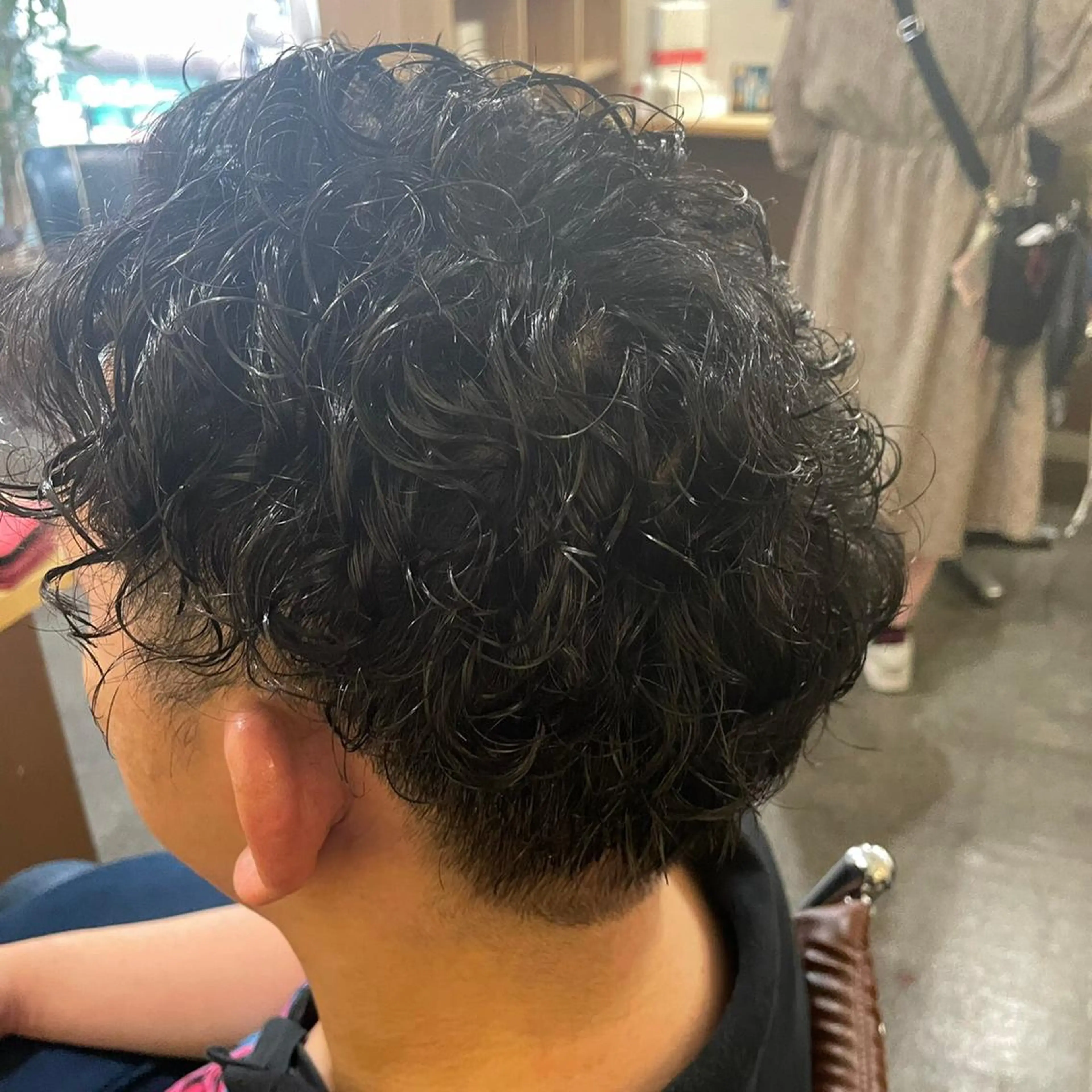 ショート パーマ メンズ イヤリングカラー Ai 浅草橋店のヘアスタイル