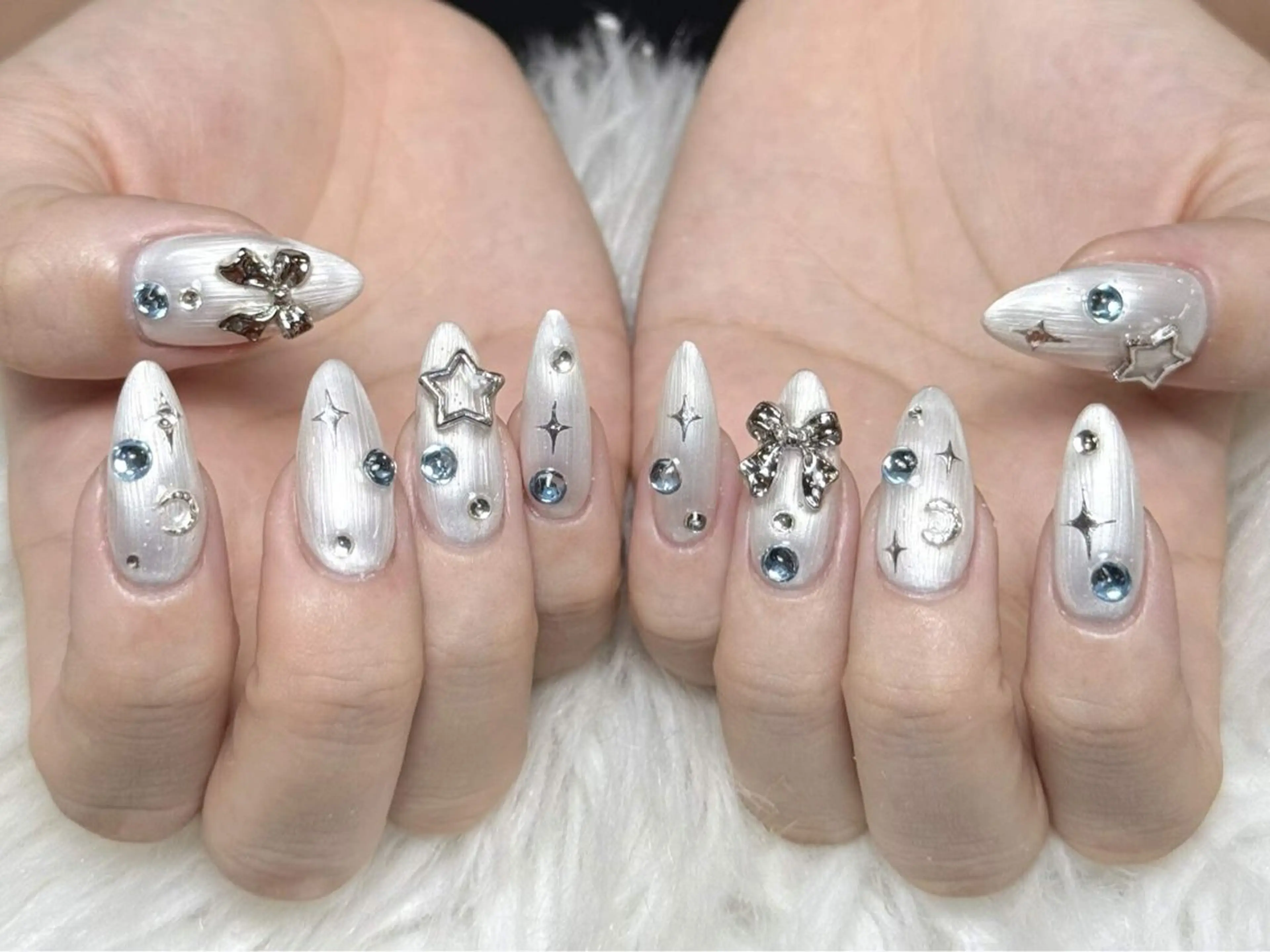 ネイル フレンチネイル ジェルネイル キラキラネイル 韓国ネイル レース ハンドネイル Julli nail studio所属・Julli NailStudioのネイルデザイン