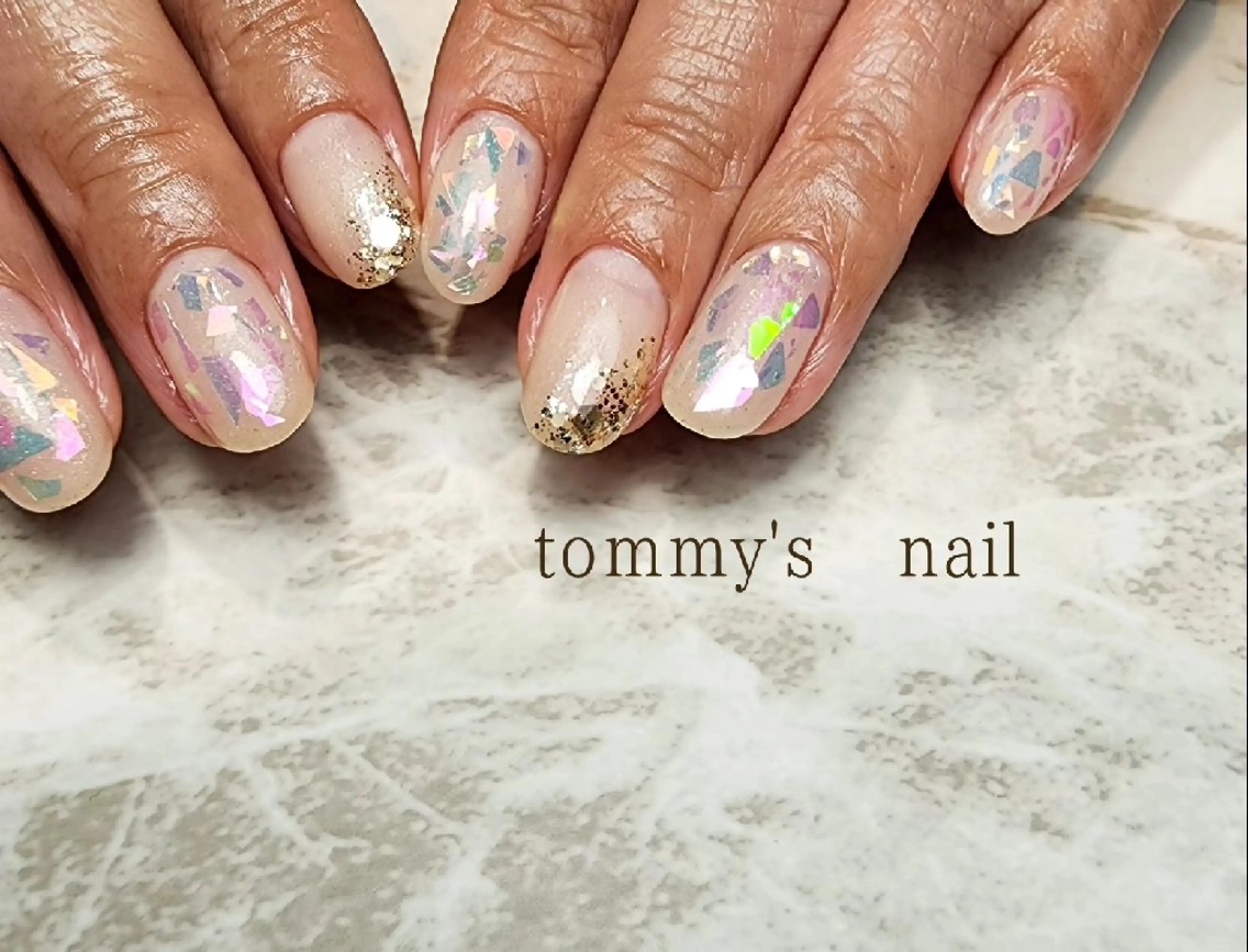 ネイル オーロラネイル ジェルネイル グラデーション ラメ(グリッター) ラメグラデーション ハンドネイル tommy's nail所属・福岡/若よもぎ蒸し 全身美容が叶うサロンのネイルデザイン