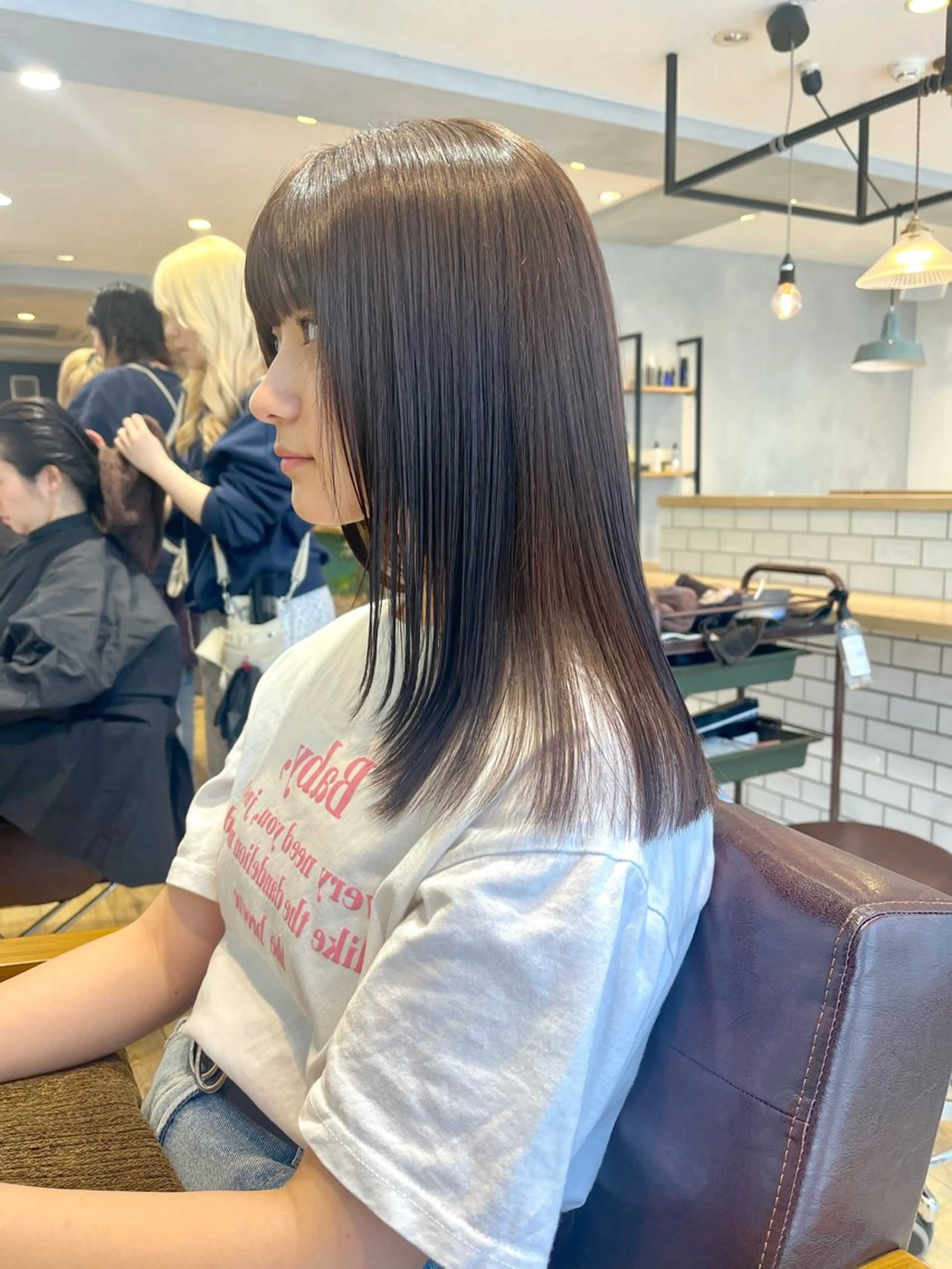 ミディアム カラー ヘアカラー トリートメント 切りっぱなしボブ ×暖色🌷江梨🍎のヘアスタイル