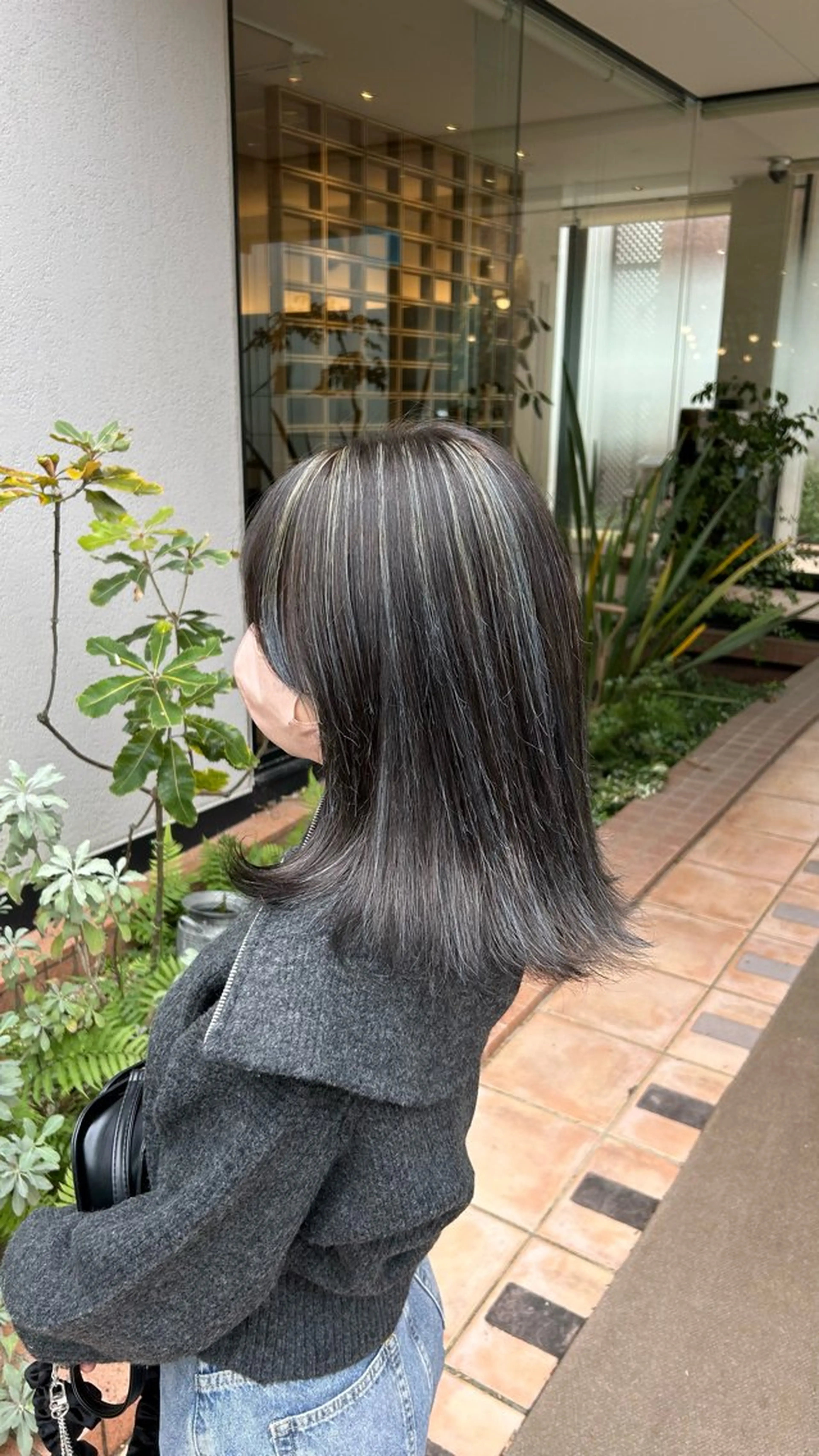 セミロング カラー ハイライトカラー ハイライト ヘアカラー 村松 麻菜のヘアスタイル