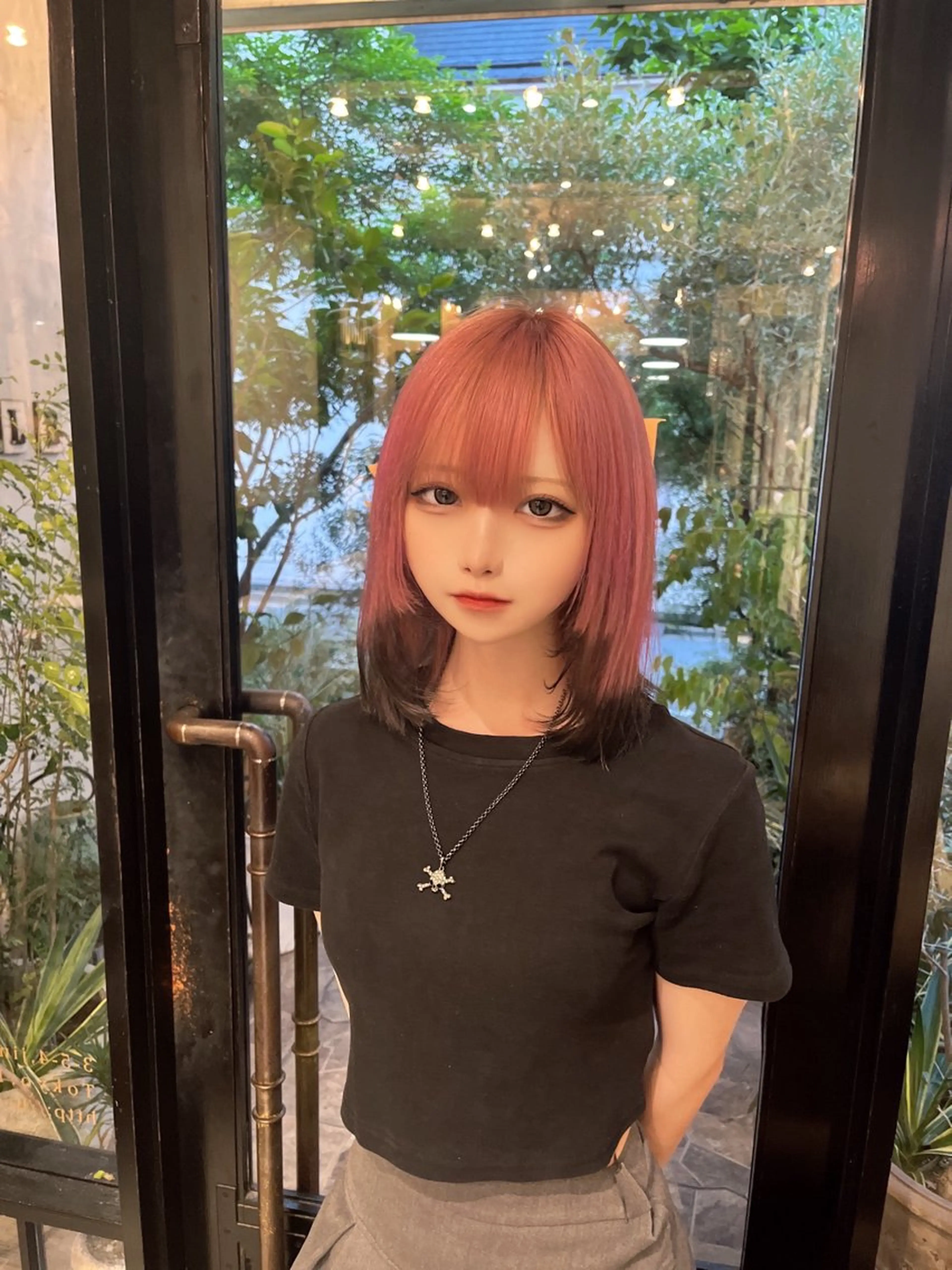 ロング カラー デザインカラー ヘアカラー トリートメント Belle リク ケアブリーチのヘアスタイル