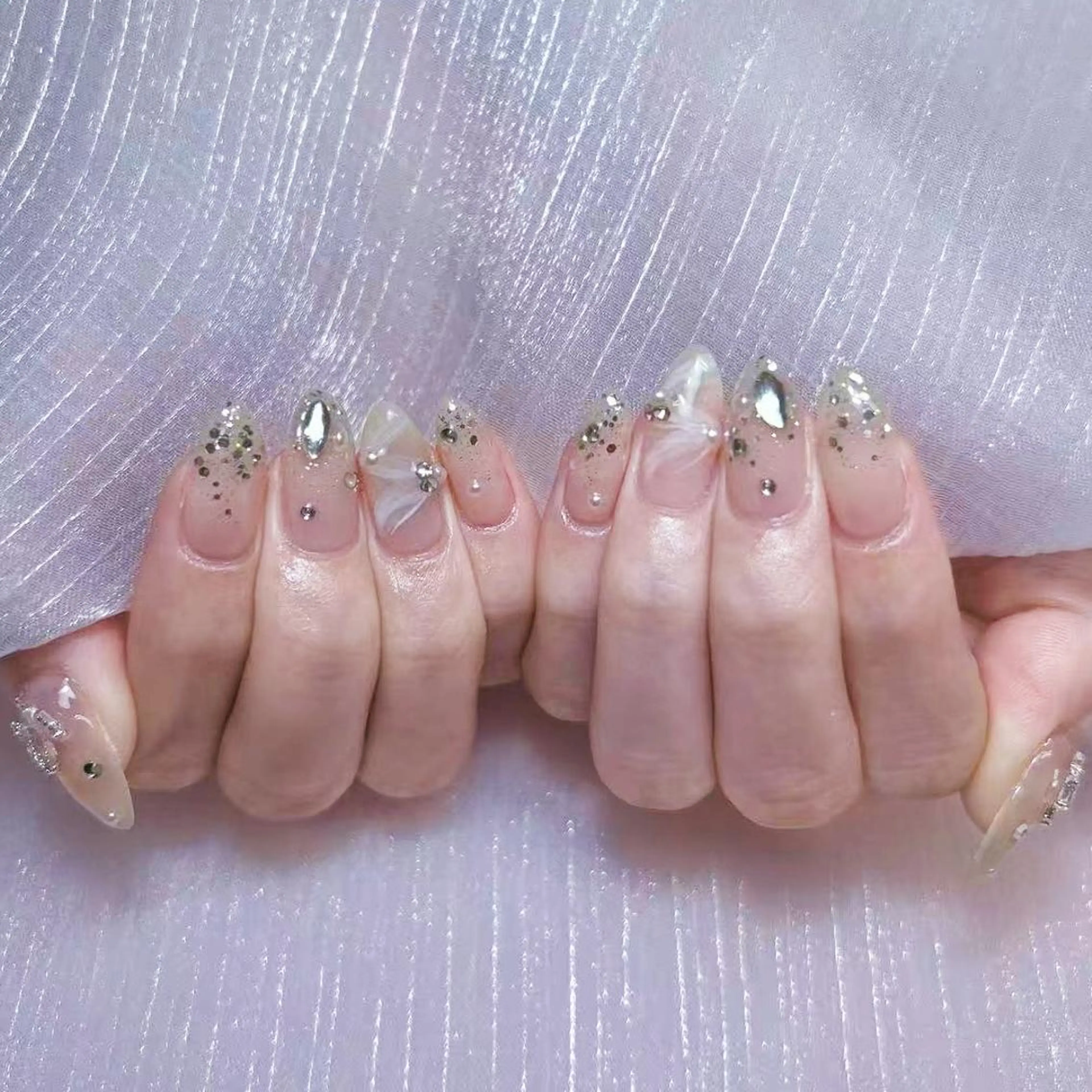 ネイル アートネイル オーロラネイル ガーリー キラキラネイル マグネットネイル ハンドネイル YOYO 💅のネイルデザイン