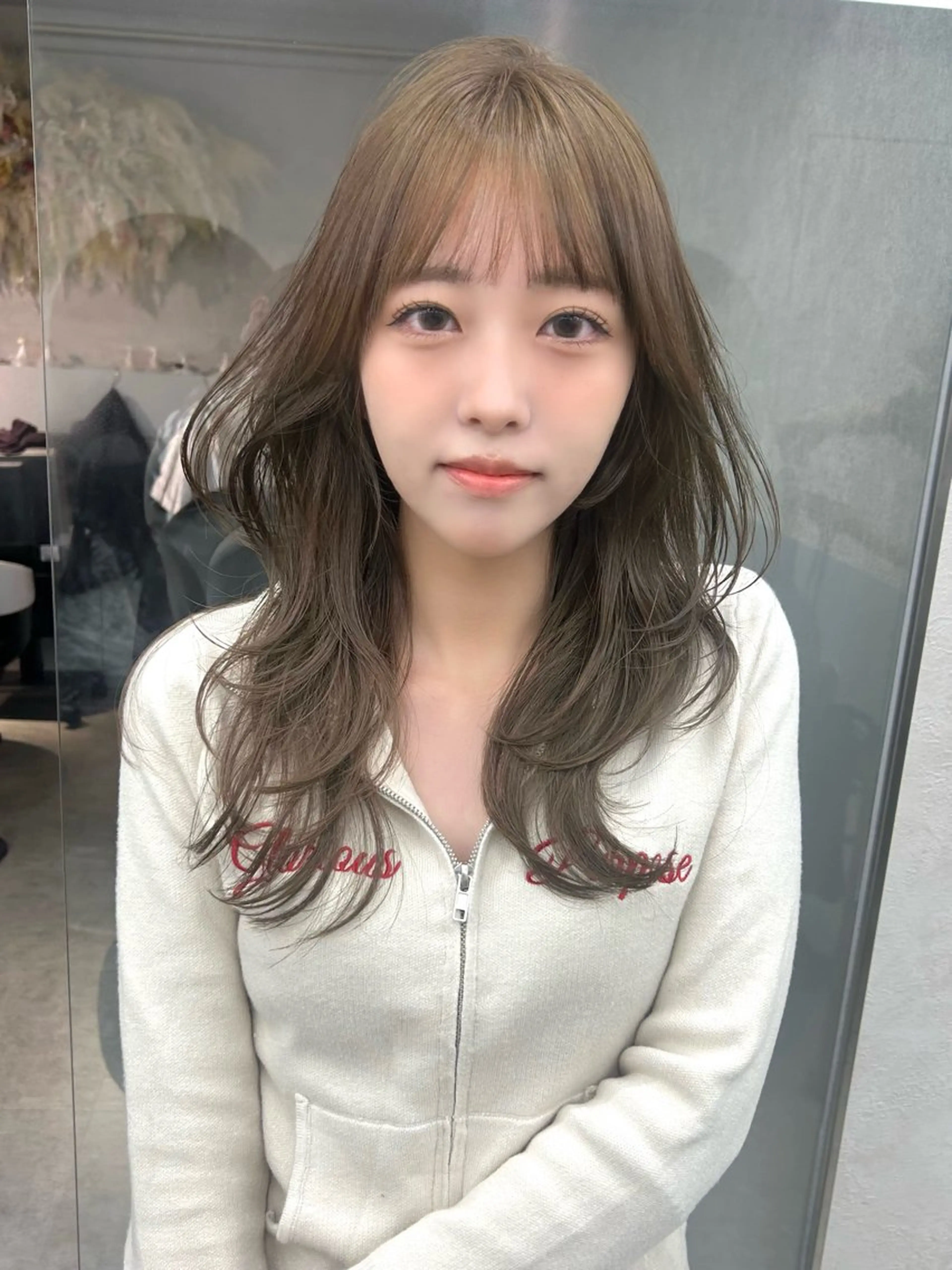 セミロング カラー ヘアアレンジ ふみか🎀 ベージュカラーのヘアスタイル