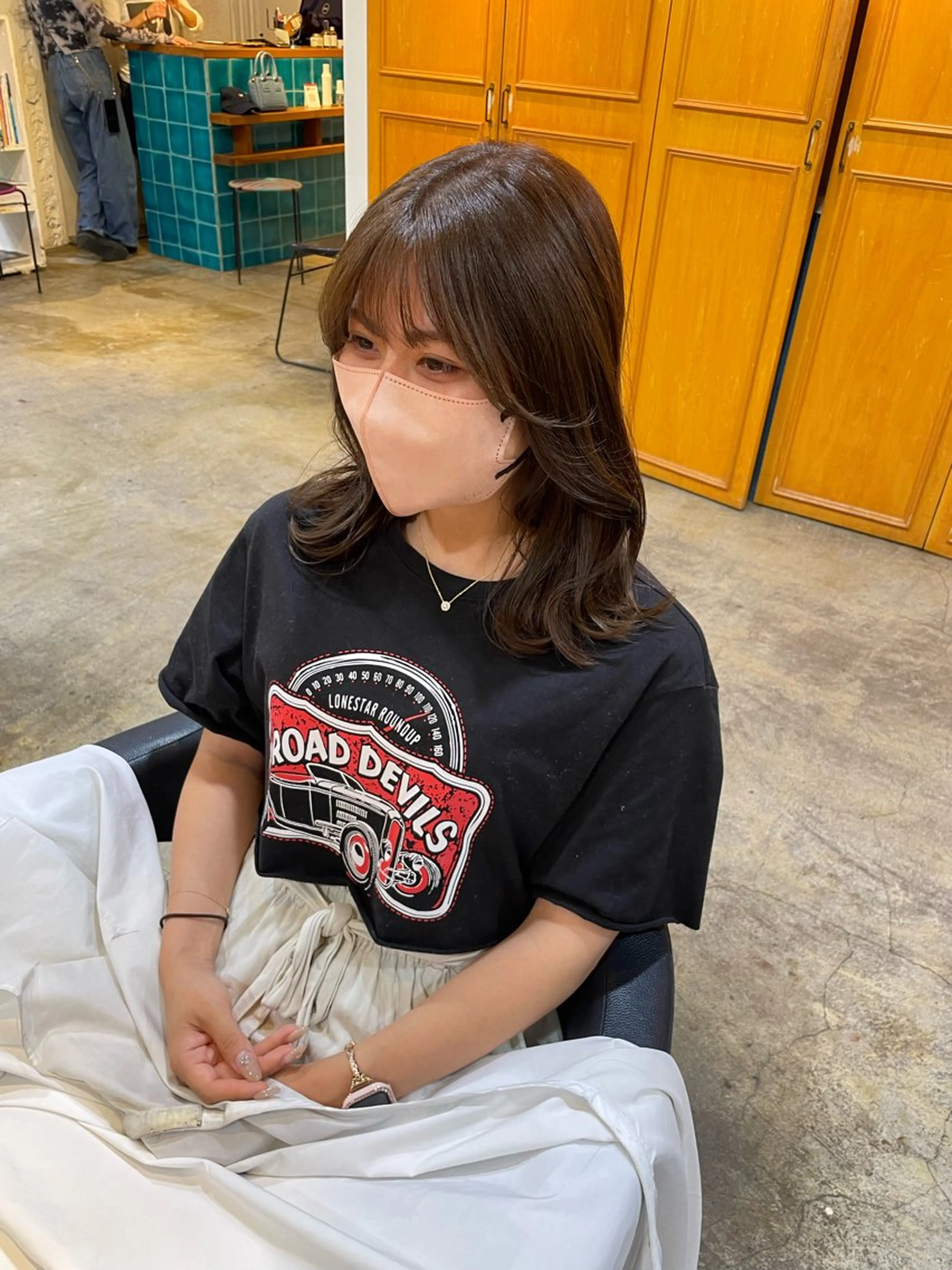 ミディアム カラー グレージュ カーキグレージュ カット ヘアカラー トリートメント MIOベージュカラー 柔らかいカラーのヘアスタイル