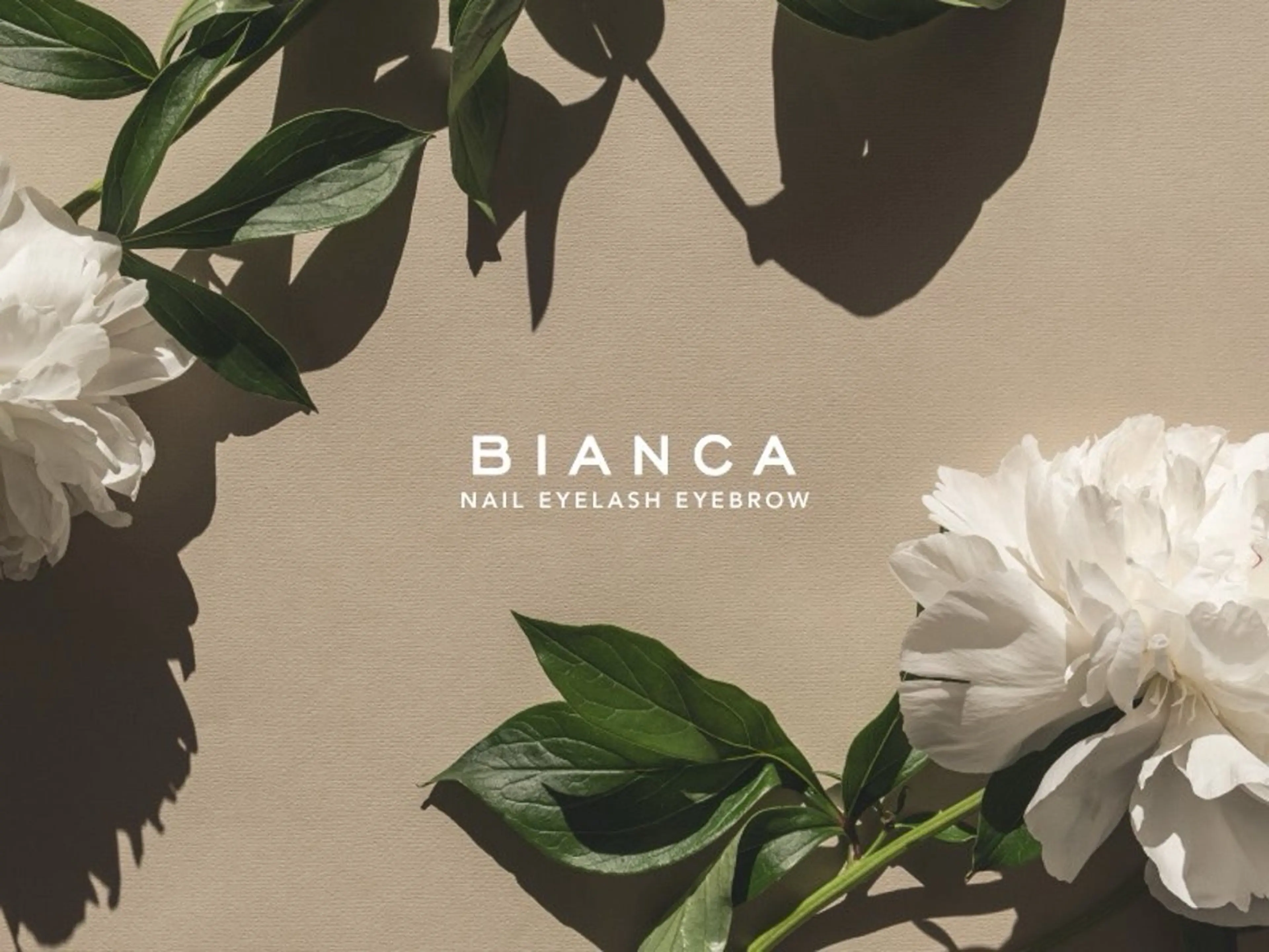 ネイル Bianca 石井🎀のネイルデザイン