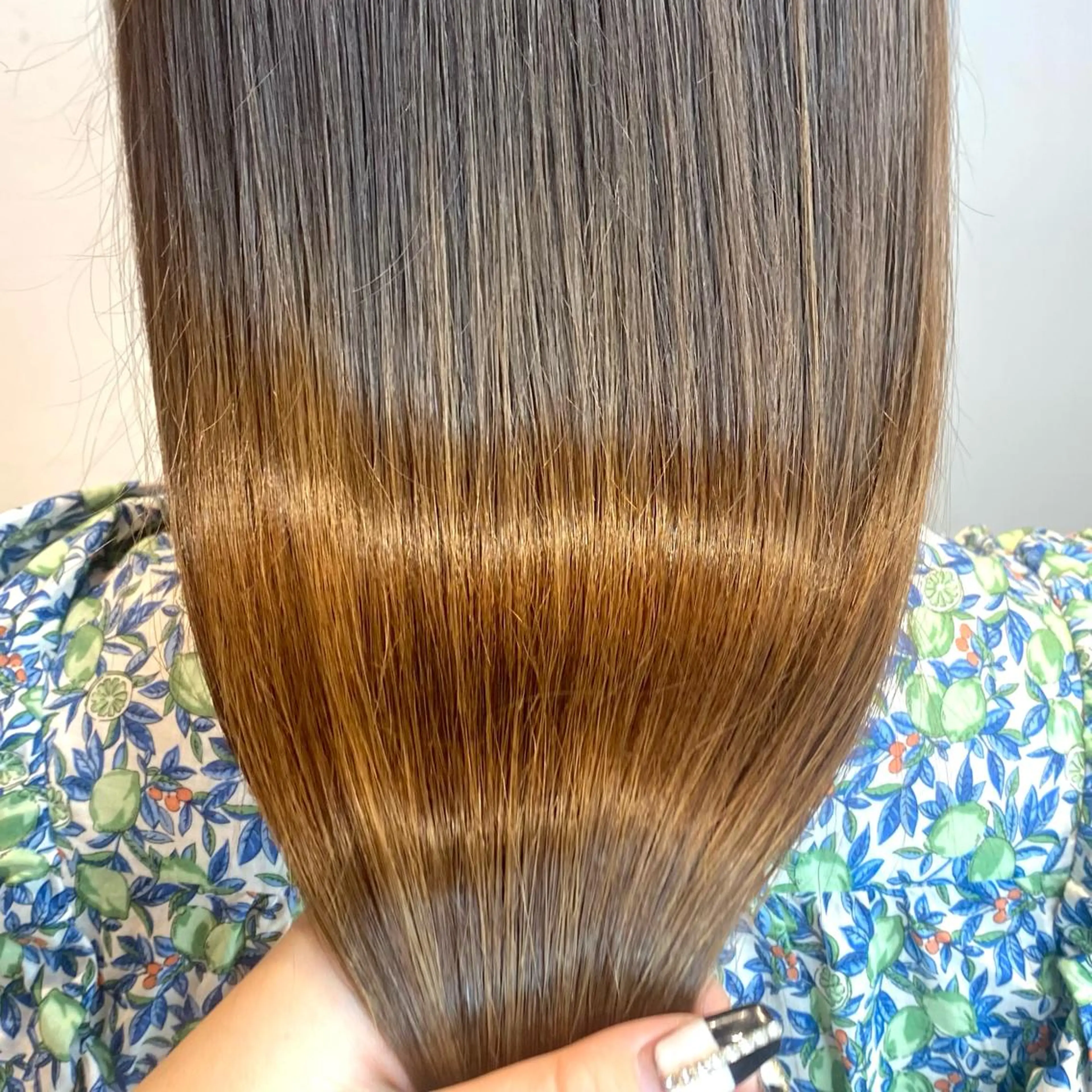 ロング カラー 酸性ストレート・ メンズ 三原 楊子のヘアスタイル