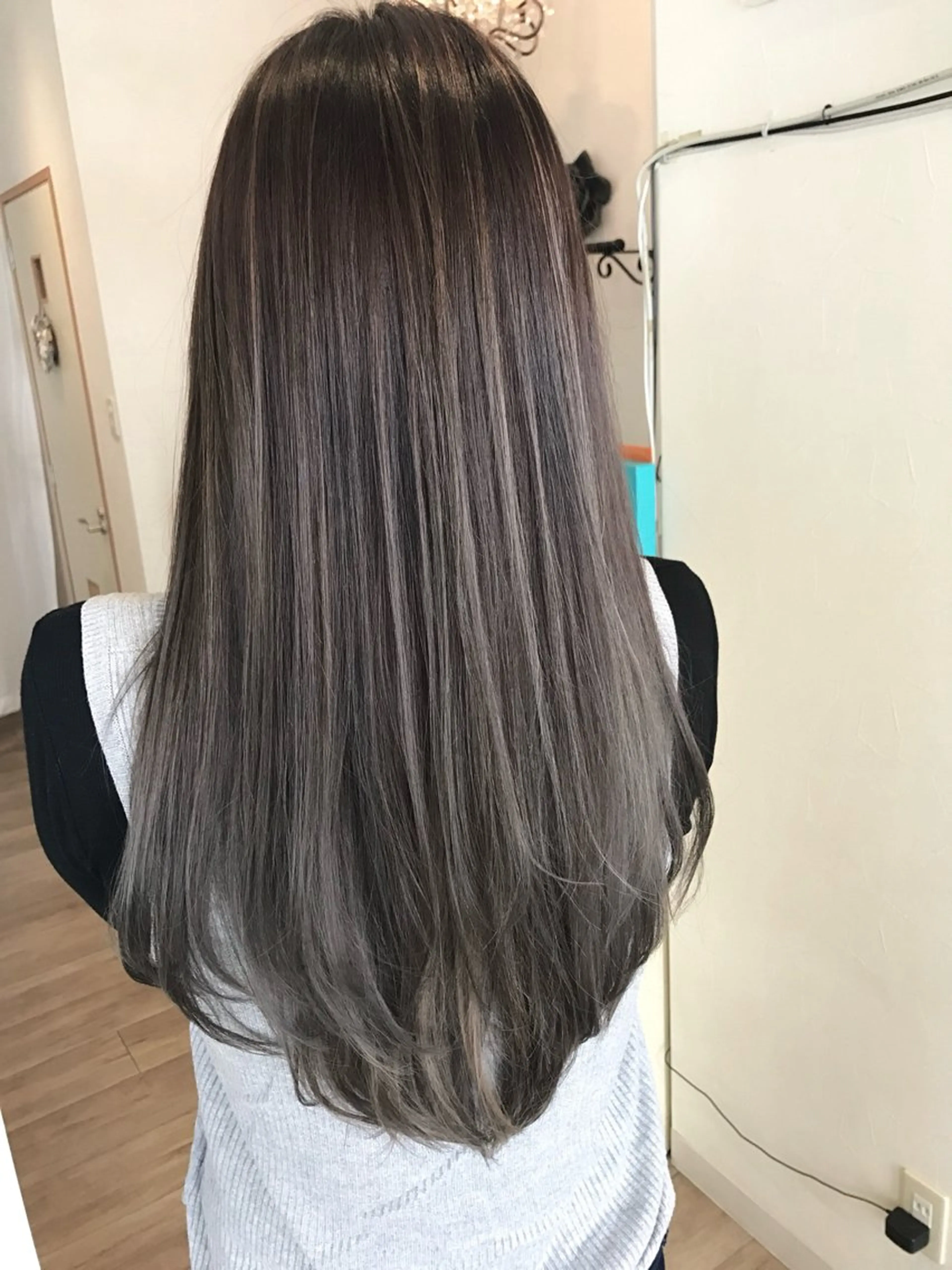 ミディアム カラー イルミナカラー カット ヘアカラー grand juteのヘアスタイル