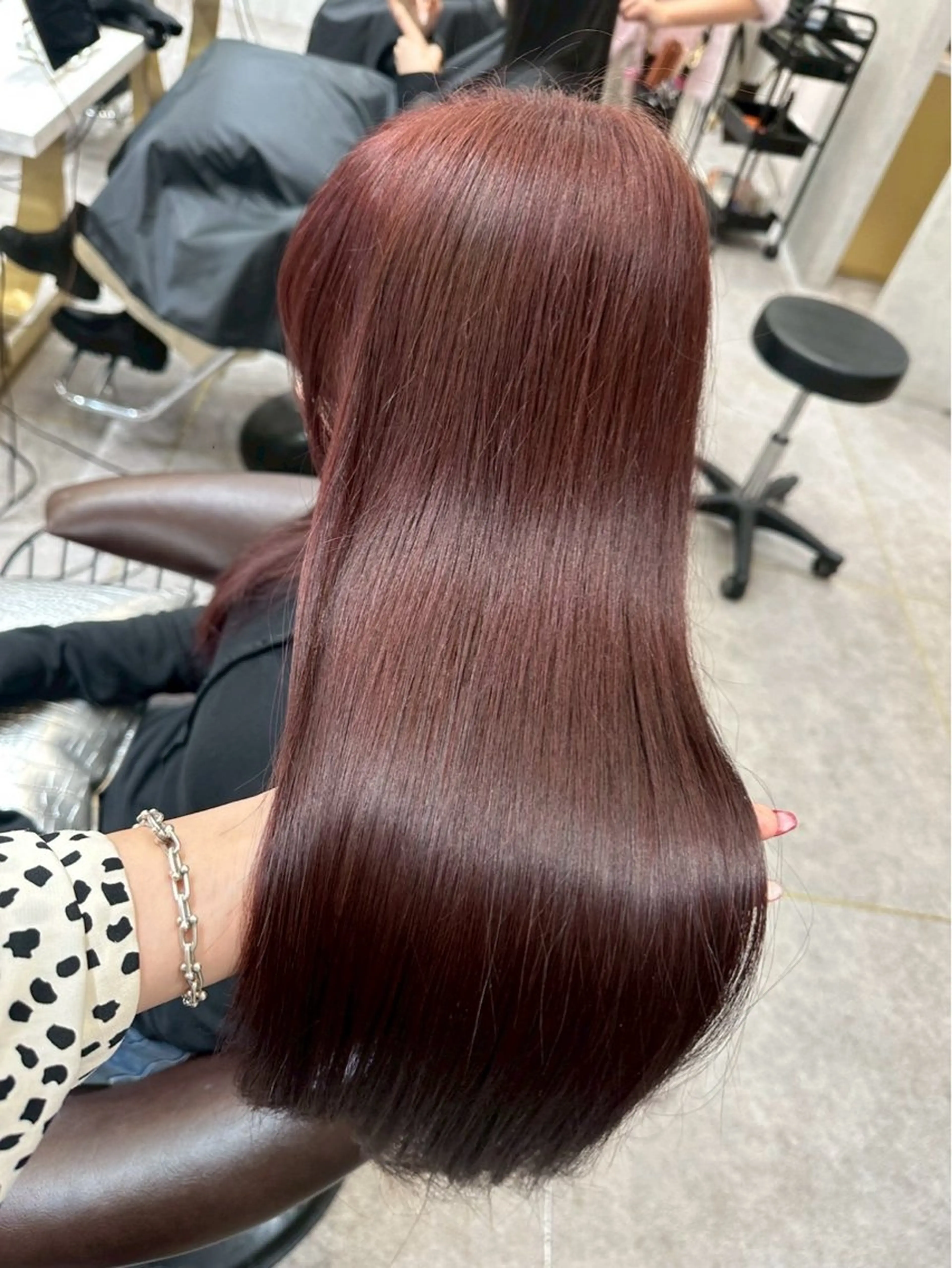 セミロング カラー ブリーチ ブリーチなしカラー 髪質改善 レイヤーカット 縮毛矯正 【美髪矯正】 吉村　清志のヘアスタイル