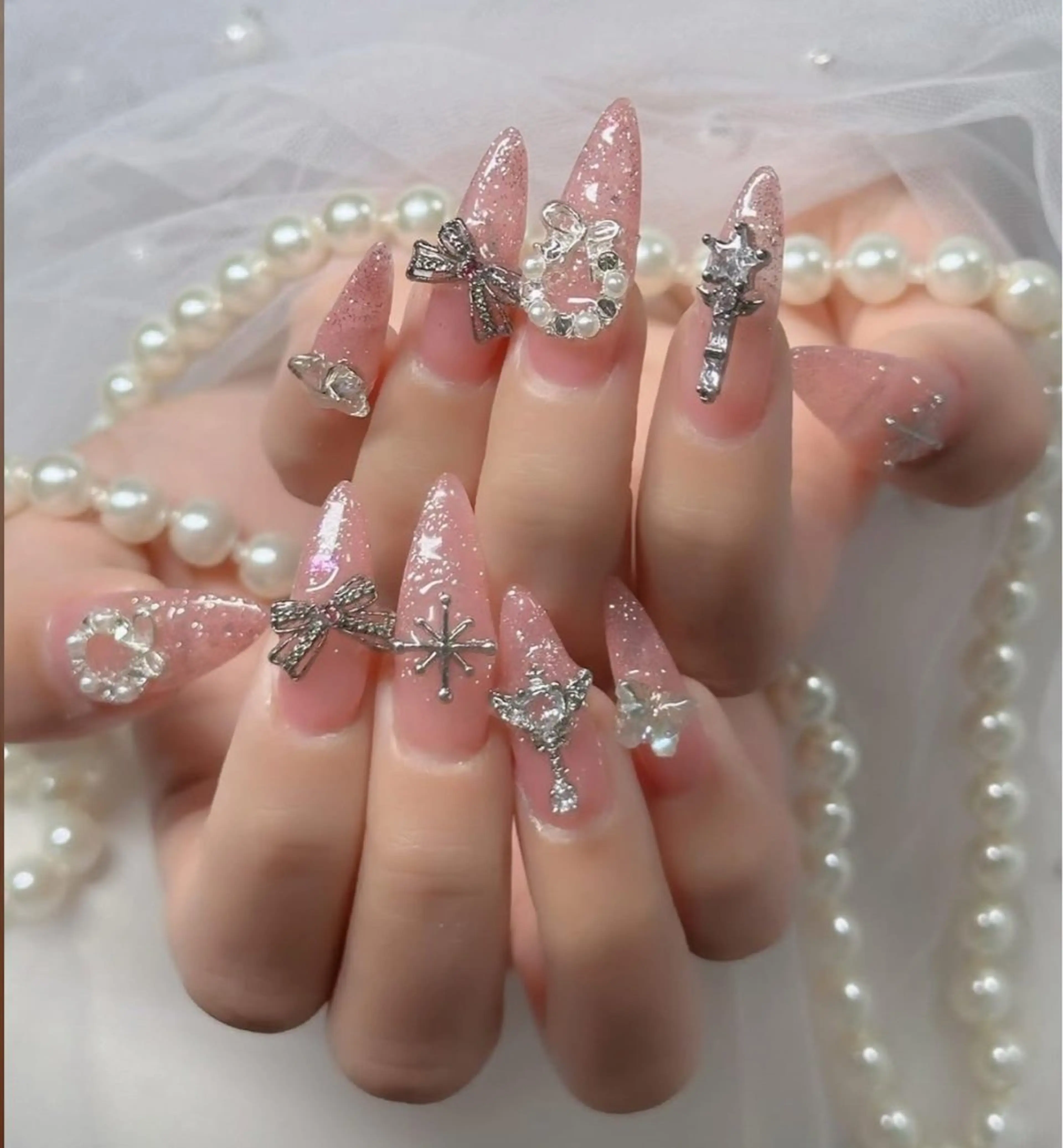 ネイル フレンチネイル ジェルネイル ガラスフレンチ ハロウィン ハート ハンドネイル H.baby Nail Salonのネイルデザイン