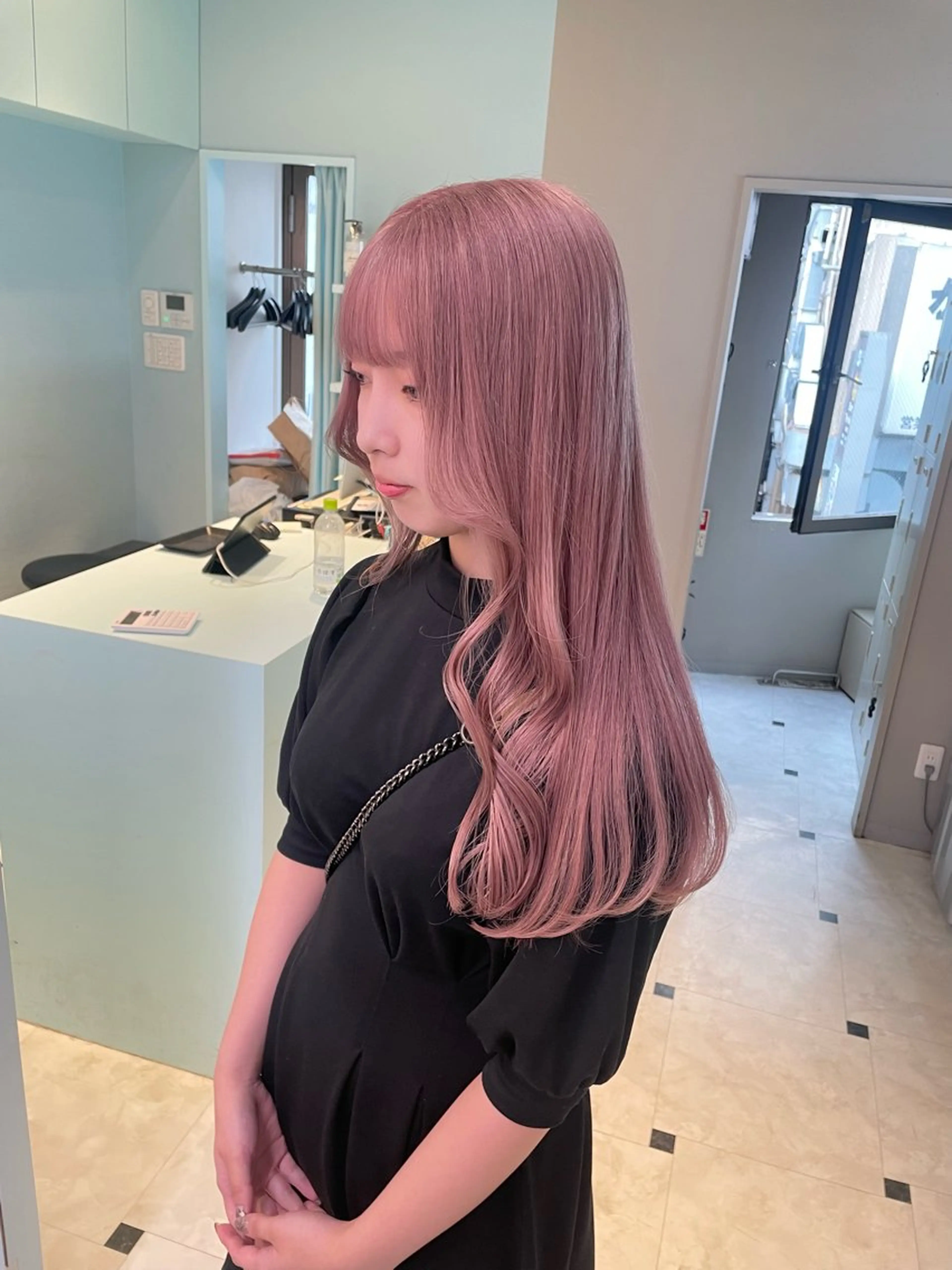 ミディアム ボブ 髪質改善 カット ヘアカラー トリートメント サロウィン新宿三丁目East所属・💕冬モテ×上品色気 モテヘア💕山田航介のヘアスタイル