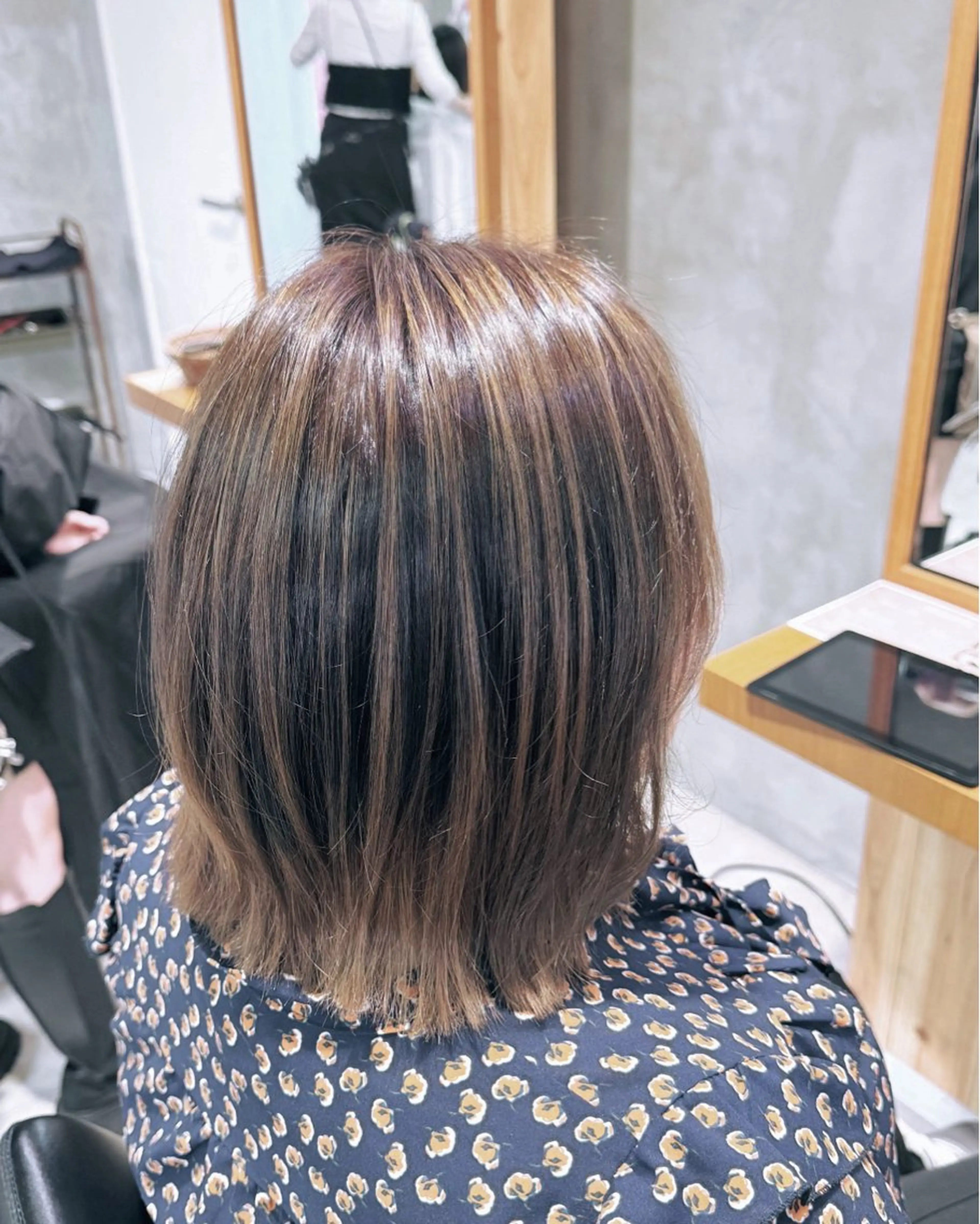 ミディアム 佐々木  まゆかのヘアスタイル