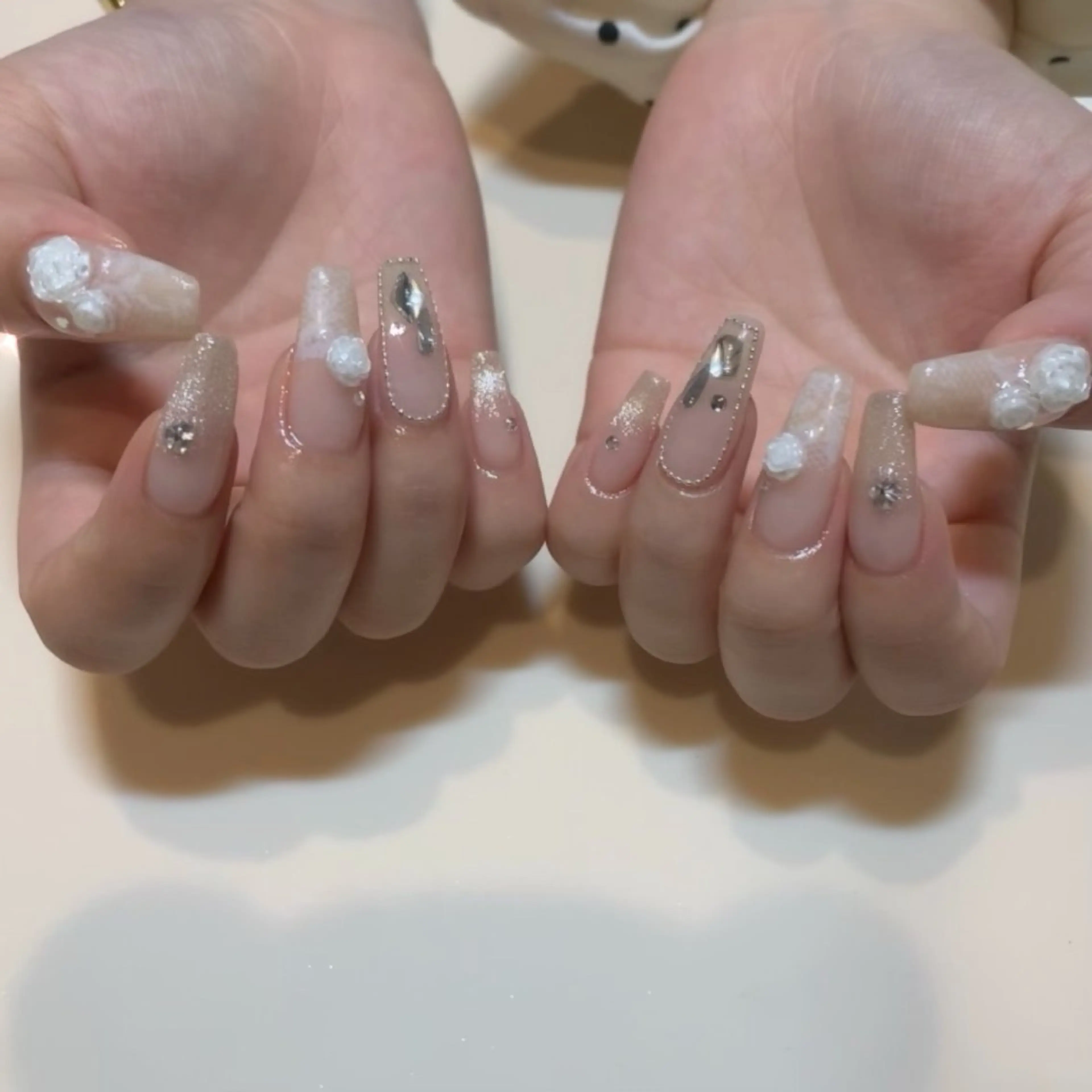 ネイル ハンドネイル share salon RURU所属・⭐︎ hiyoriのネイルデザイン