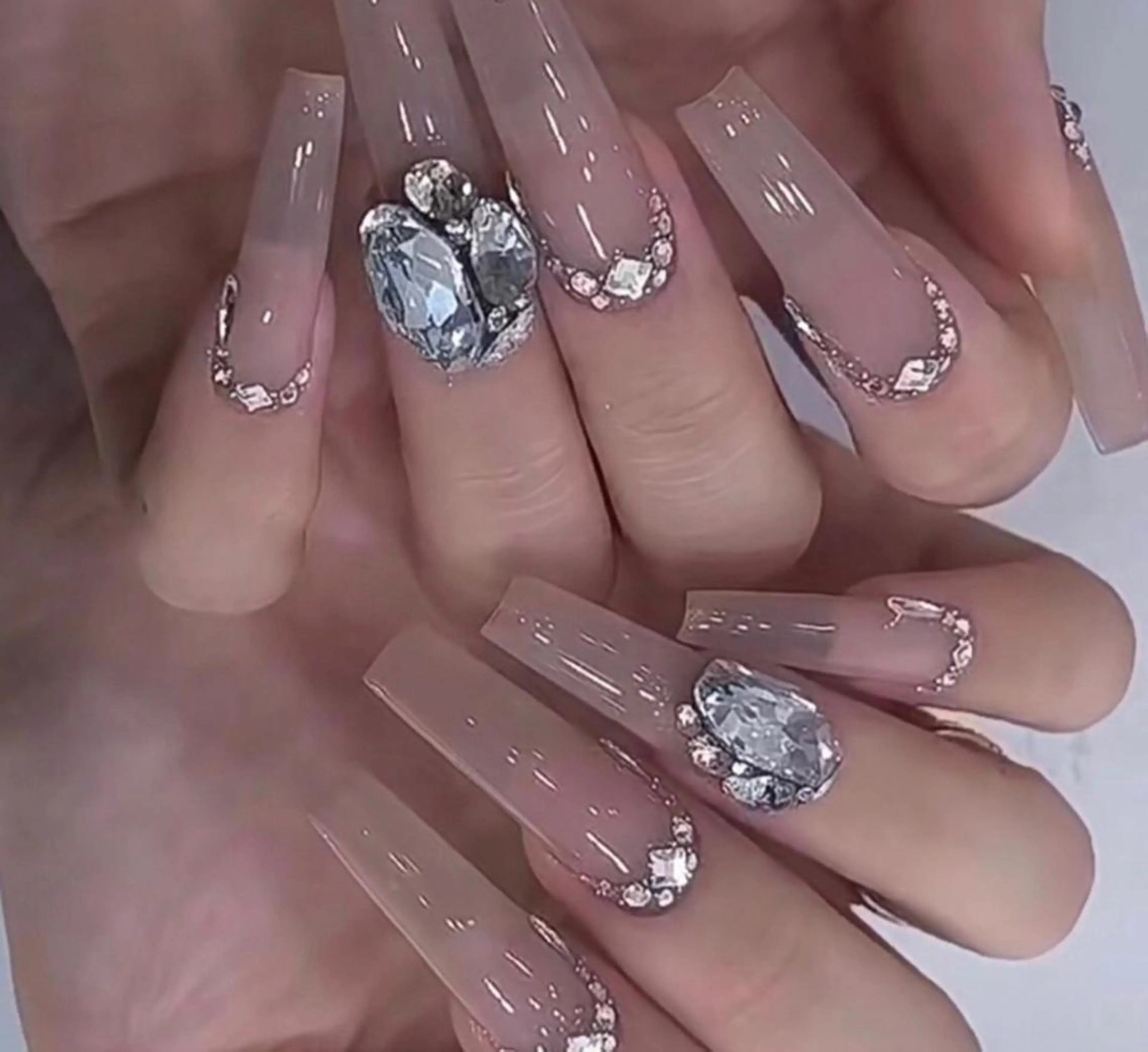 ネイル オーロラネイル べっ甲ネイル クリアネイル 氷ネイル・うるうるネイル 韓国ネイル ネイルサロン KARIのネイルデザイン