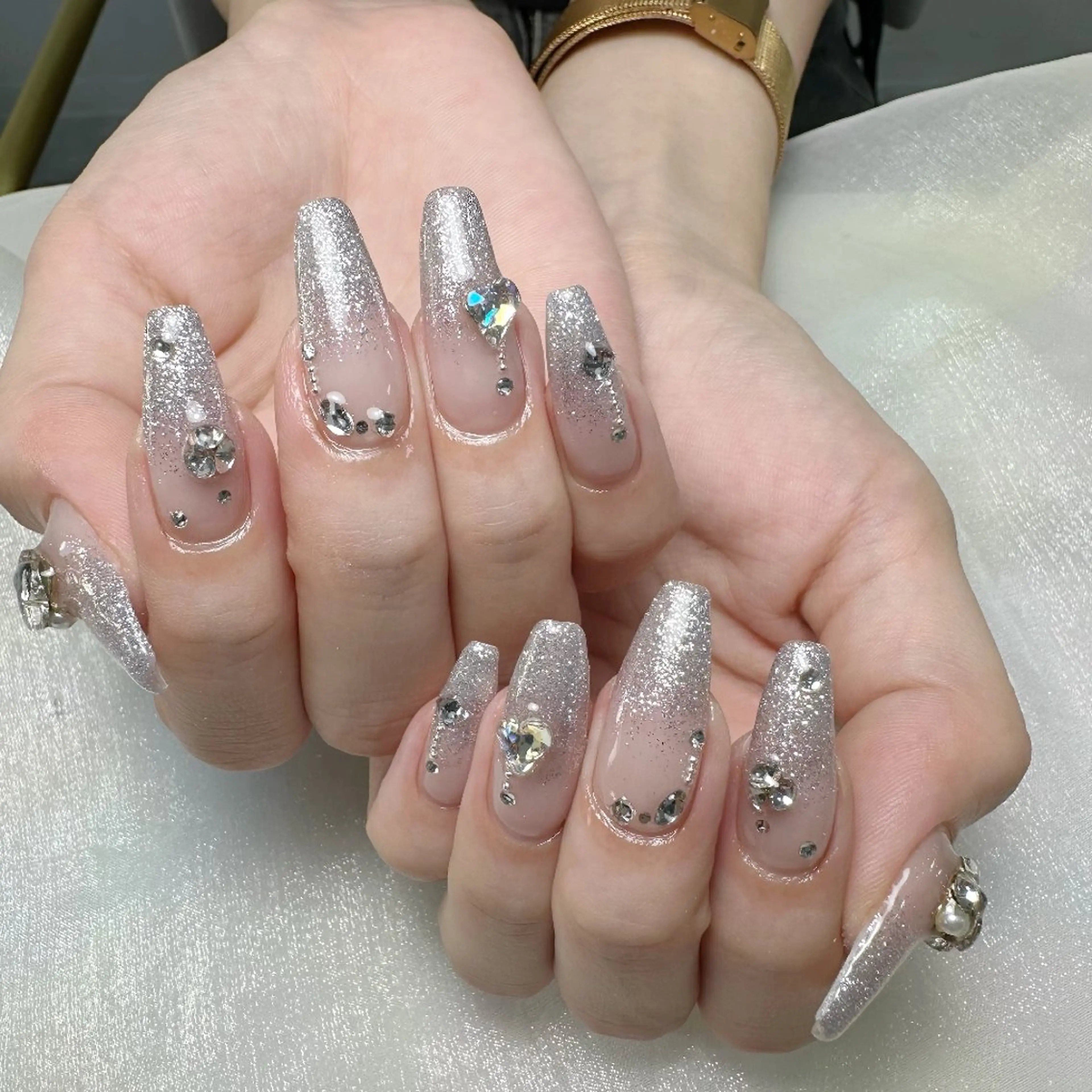 ネイル チークネイル フレンチネイル ジェルネイル ガーリー キラキラネイル ハンドネイル UM Nail Salonのネイルデザイン