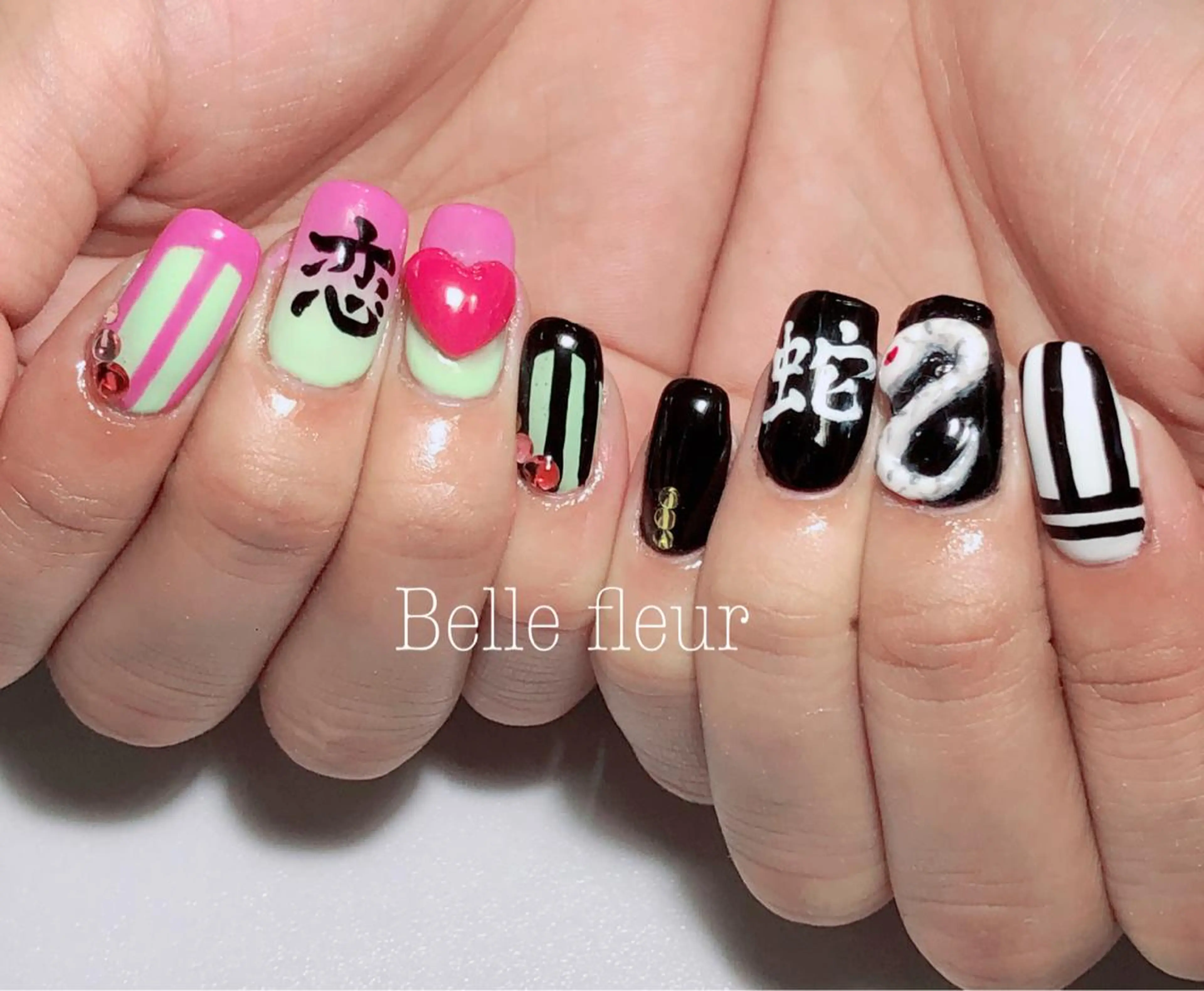 セミロング ネイル Belle fleurのネイルデザイン