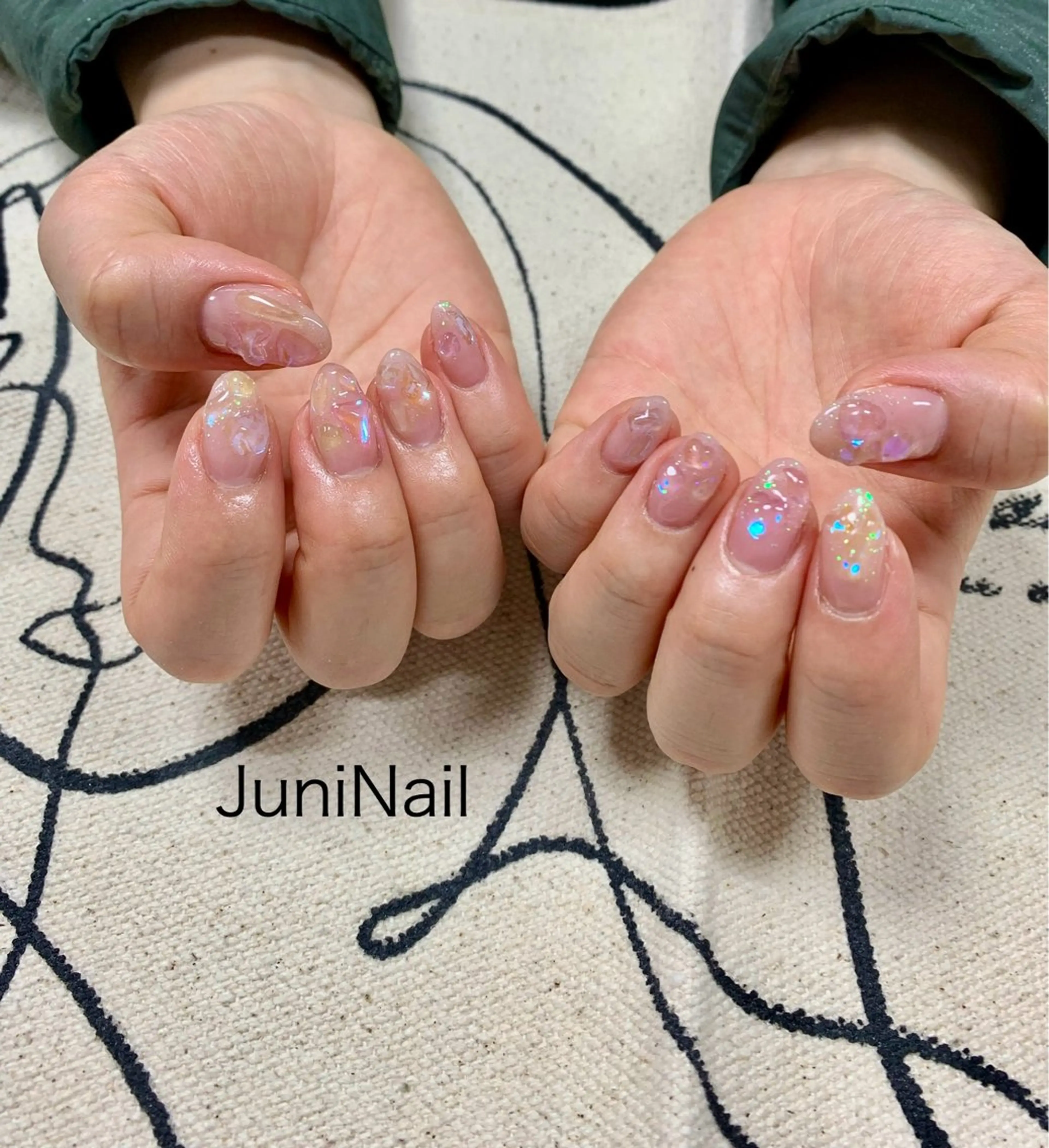 ネイル オーロラネイル フラッシュネイル 氷ネイル・うるうるネイル キラキラネイル 韓国ネイル ハンドネイル JuniNail 주니네일🇰🇷suのネイルデザイン