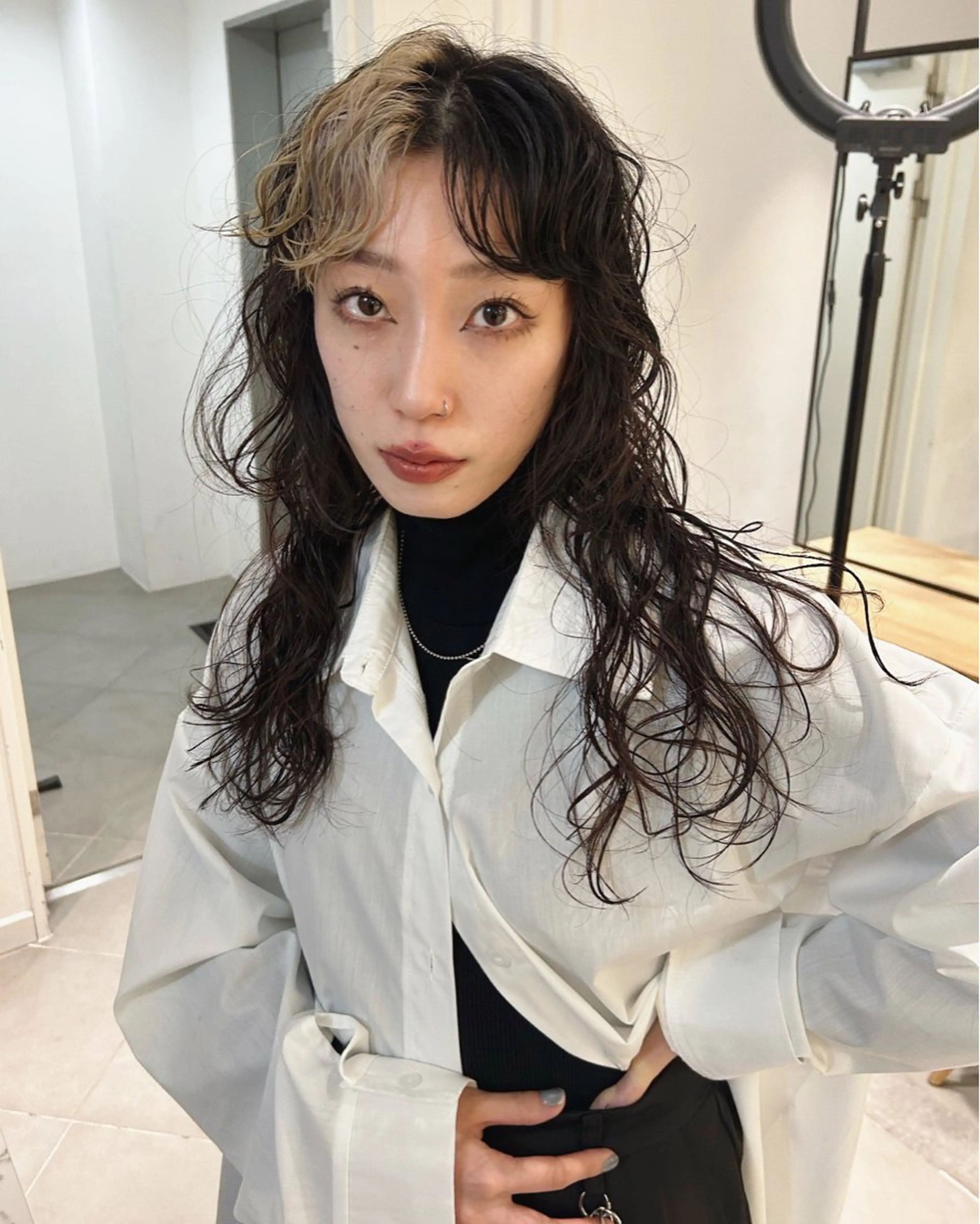 ロング パーマ カット パーマ トリートメント Loom.所属・村上雅人 ナチュラルモードのヘアスタイル