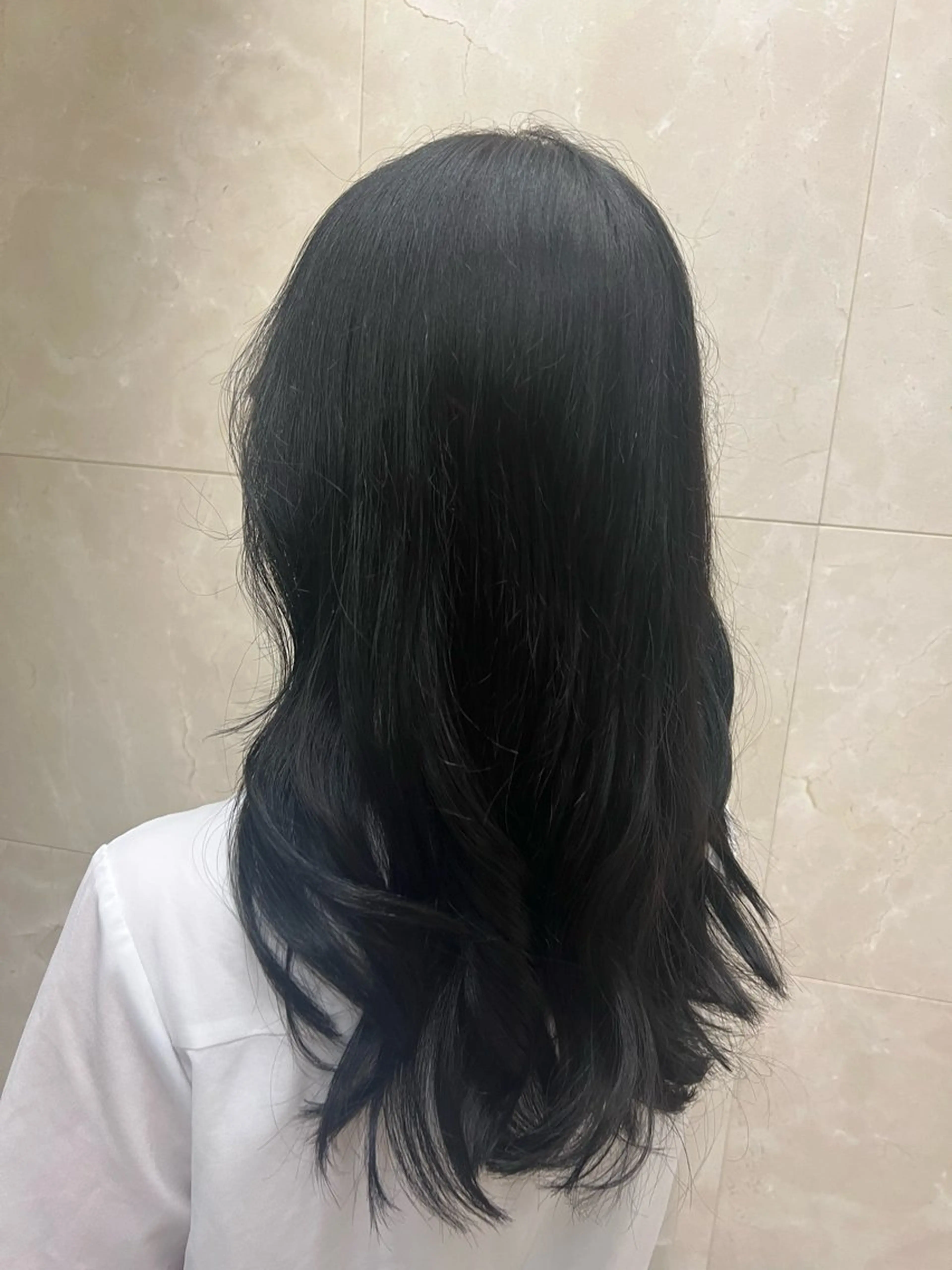 セミロング カラー ブルーカラー ブルージュ イルミナカラー インナーカラー カミノア所属・8月予約解放しました イルミナ公認荒井のヘアスタイル