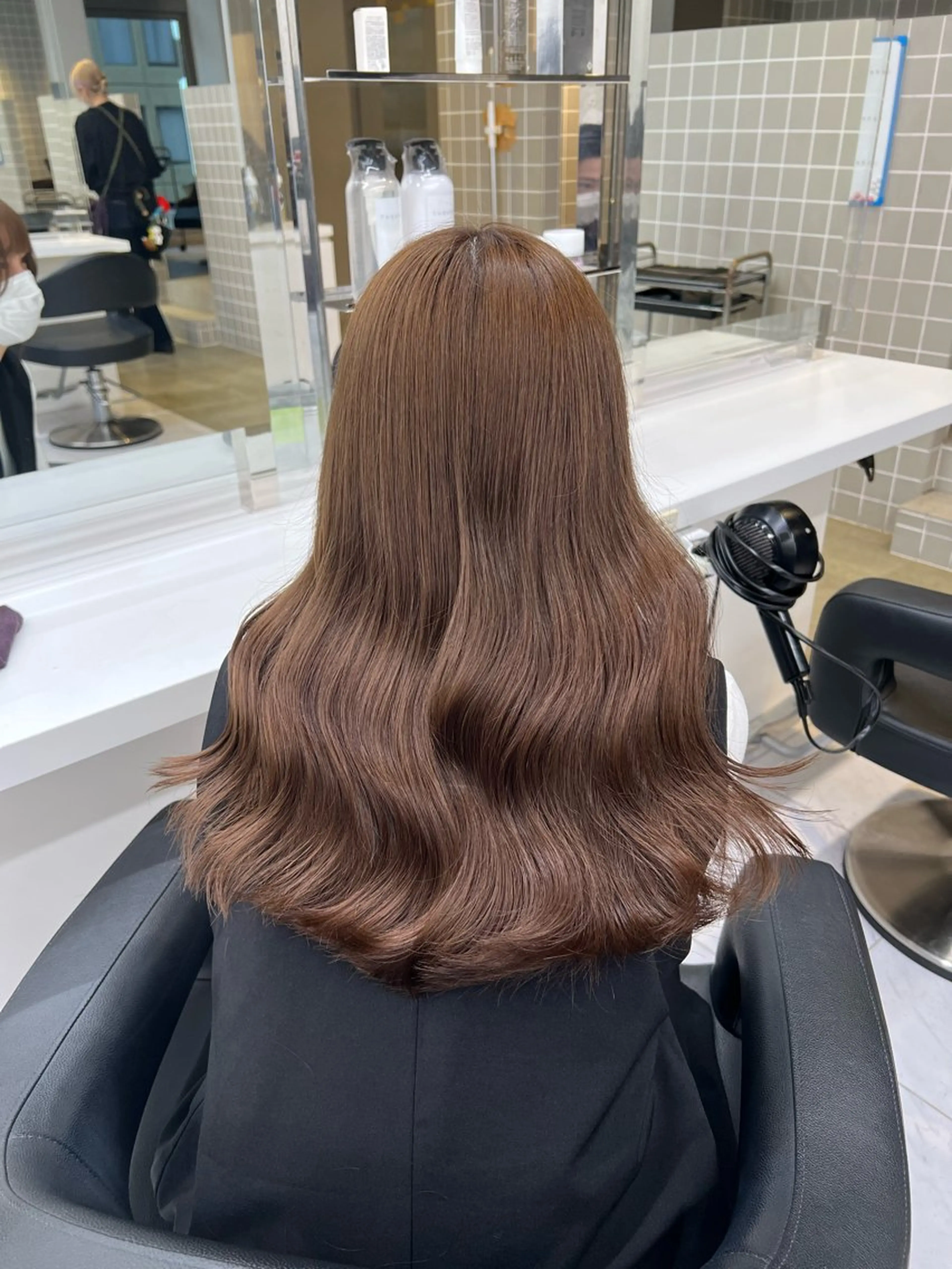 セミロング ヘアカラー トリートメント ヘッドスパ 💍レイヤーカット 艶髪💍亘紘輝のヘアスタイル