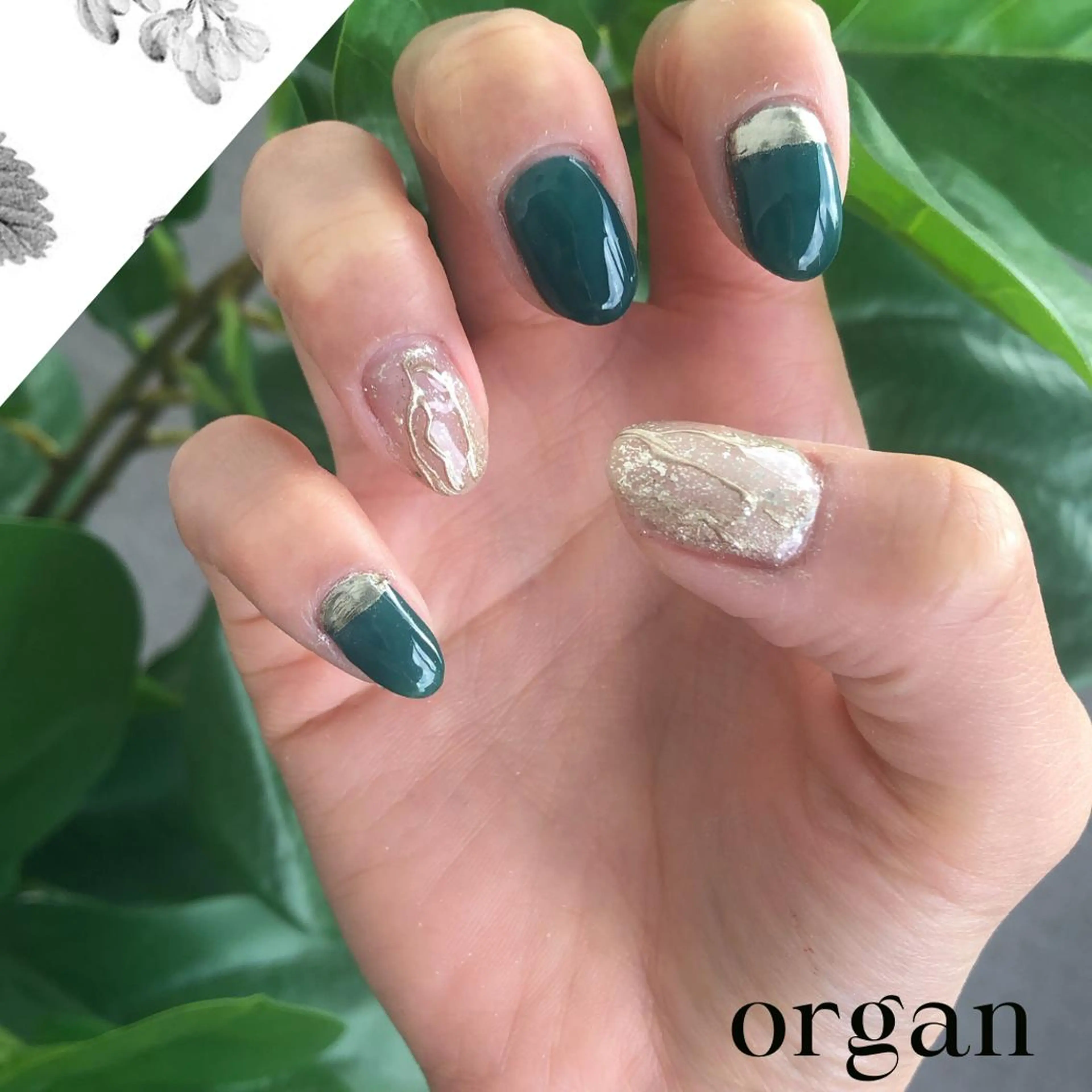 ネイル グリーン ミラーネイル ニュアンスネイル 【ORGAN】 nailのネイルデザイン