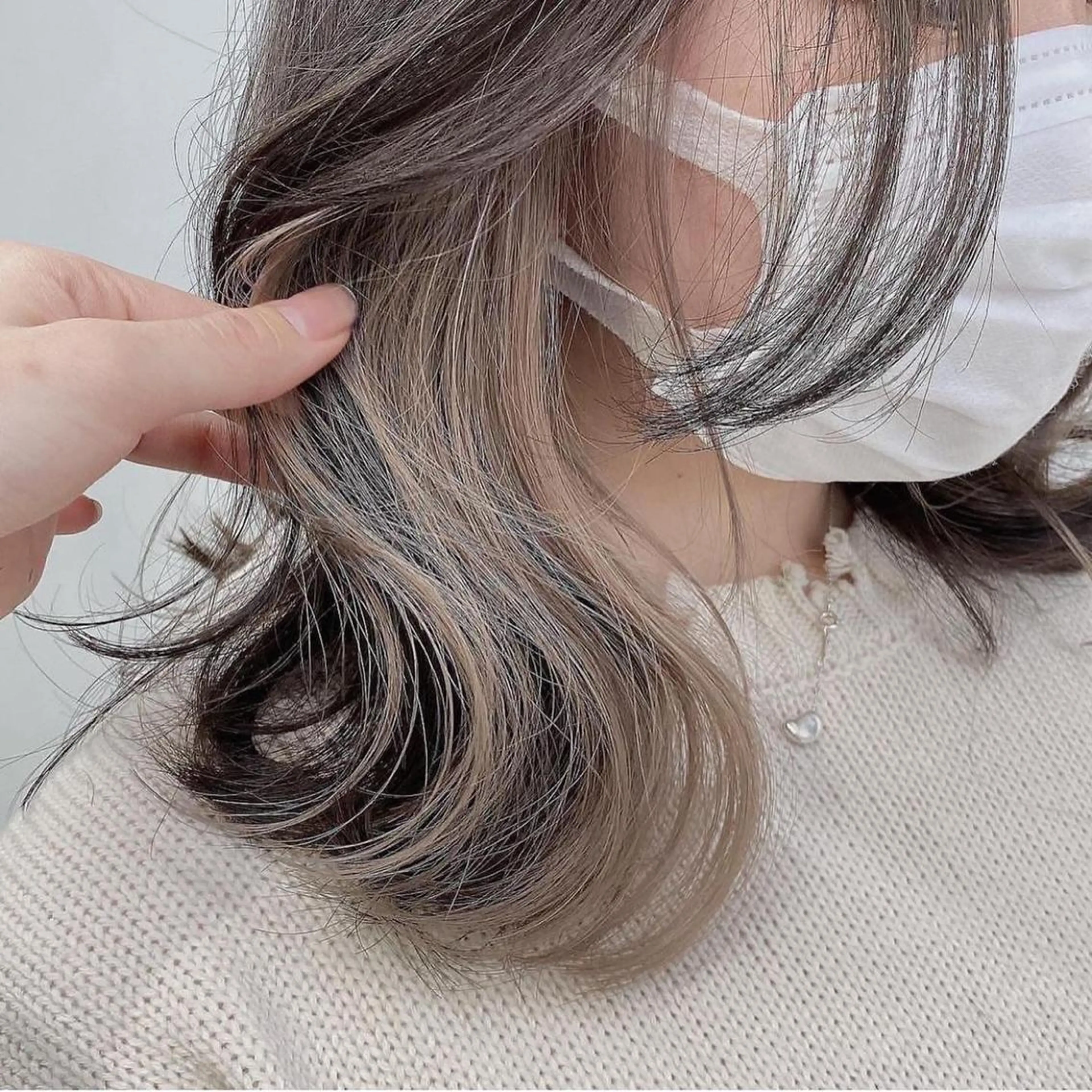 ミディアム カラー ベージュカラー 黒髪 ブリーチ ブルーカラー ブルーブラック ヘアカラー 🤎MISAKI 艶髪モテカラー🤎のヘアスタイル