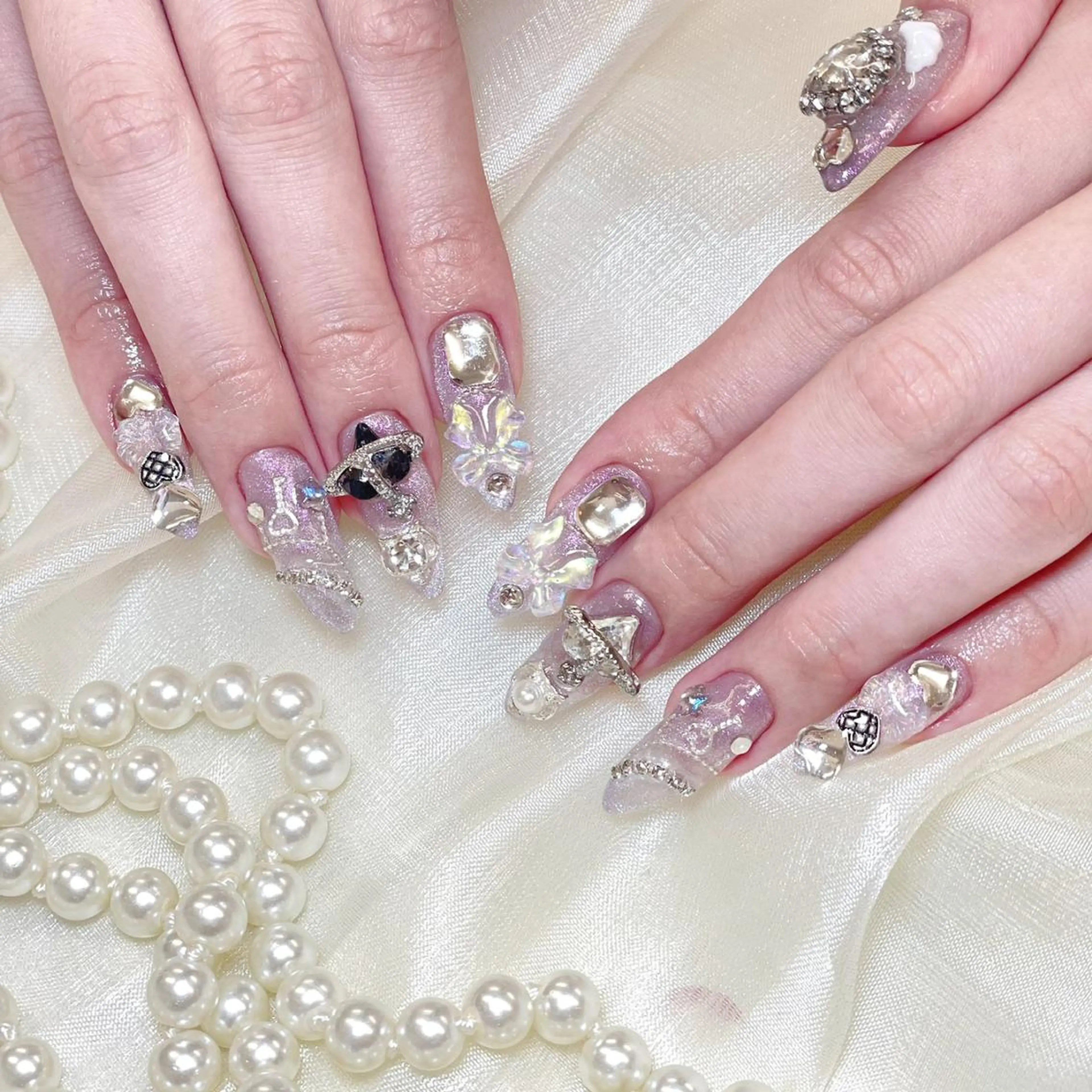 ネイル ルイス " Nail 渋谷のネイルデザイン