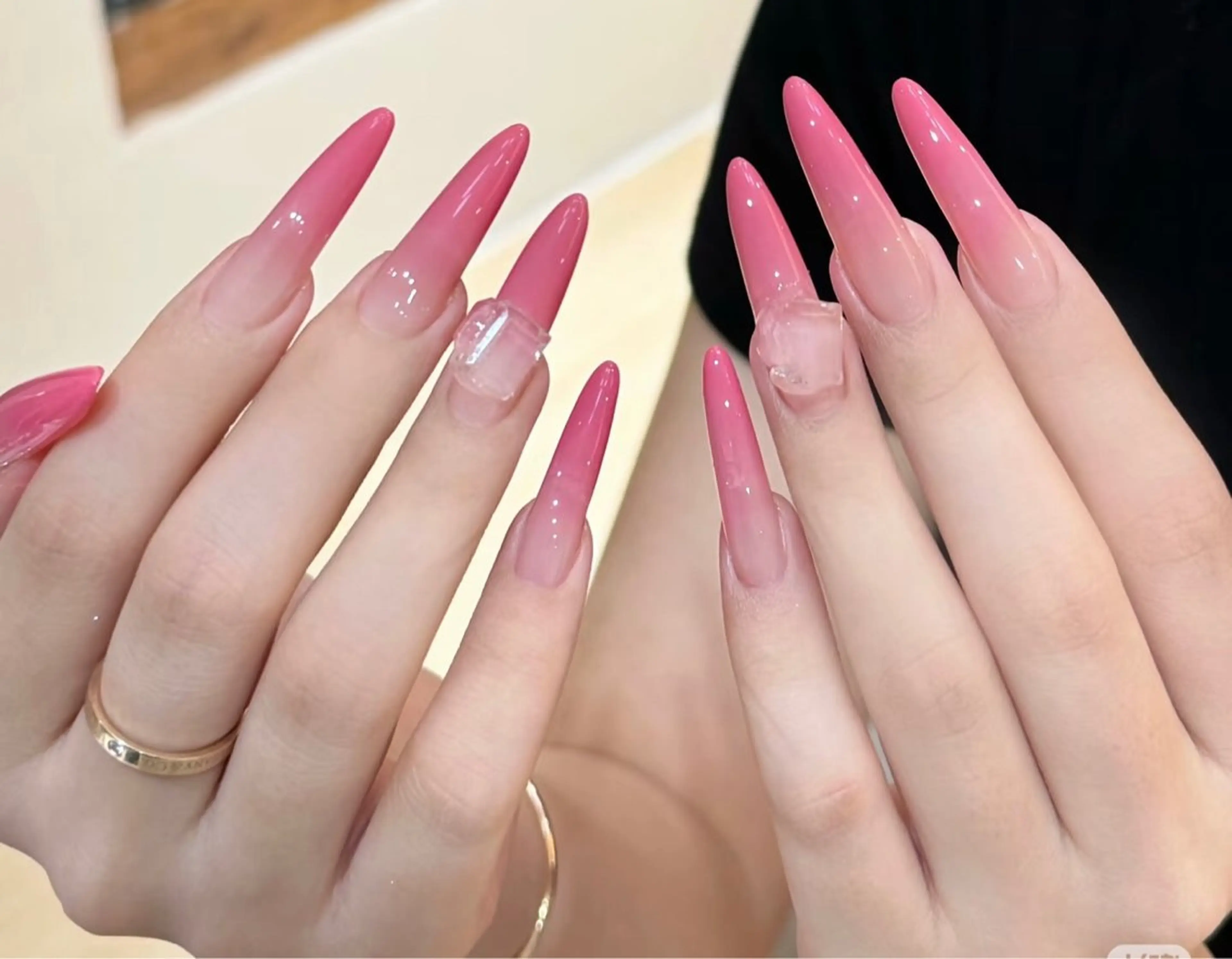 💛[チップスカルプ]フレンチネイル/カラーグラデーション+パーツ2個（ベース込み）💛の写真