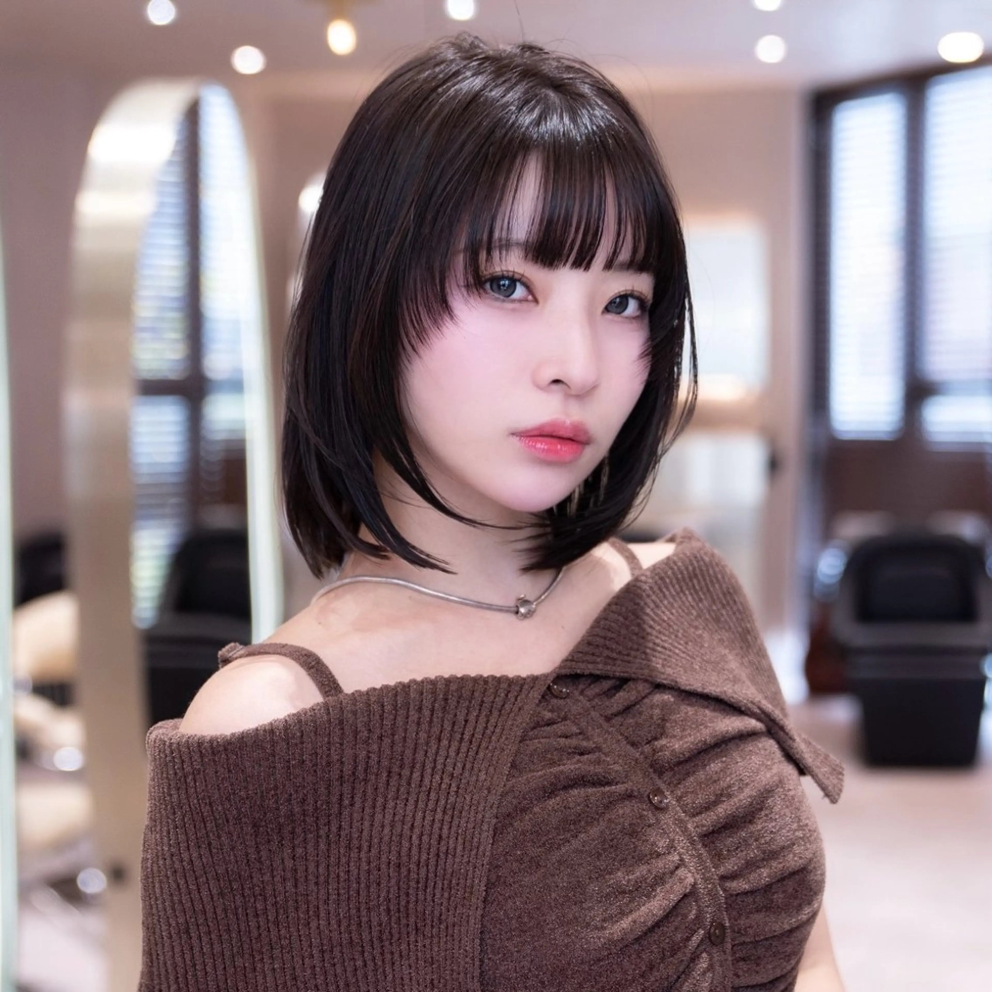 ミディアム カラー 切りっぱなしボブ イヤリングカラー ボブ 伸ばしかけ 髪質改善 カット トリートメント 渋谷/ボブ・顔まわり 特化ショウゴのヘアスタイル