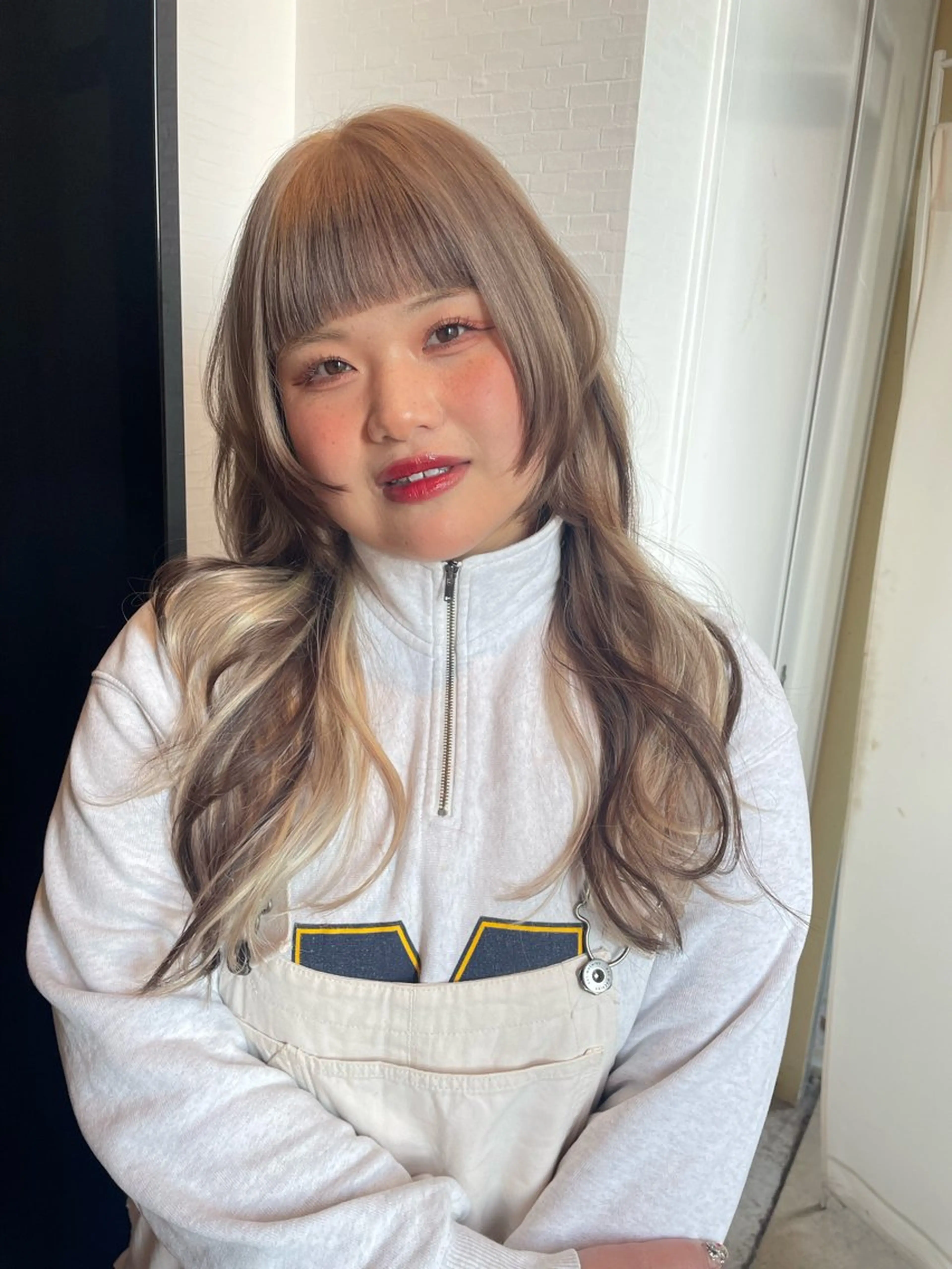 ロング カラー デザインカラー ロング ウルフカット カット ヘアカラー トリートメント STAR RIVER所属・YUI/ ブリーチカラー🌷のヘアスタイル