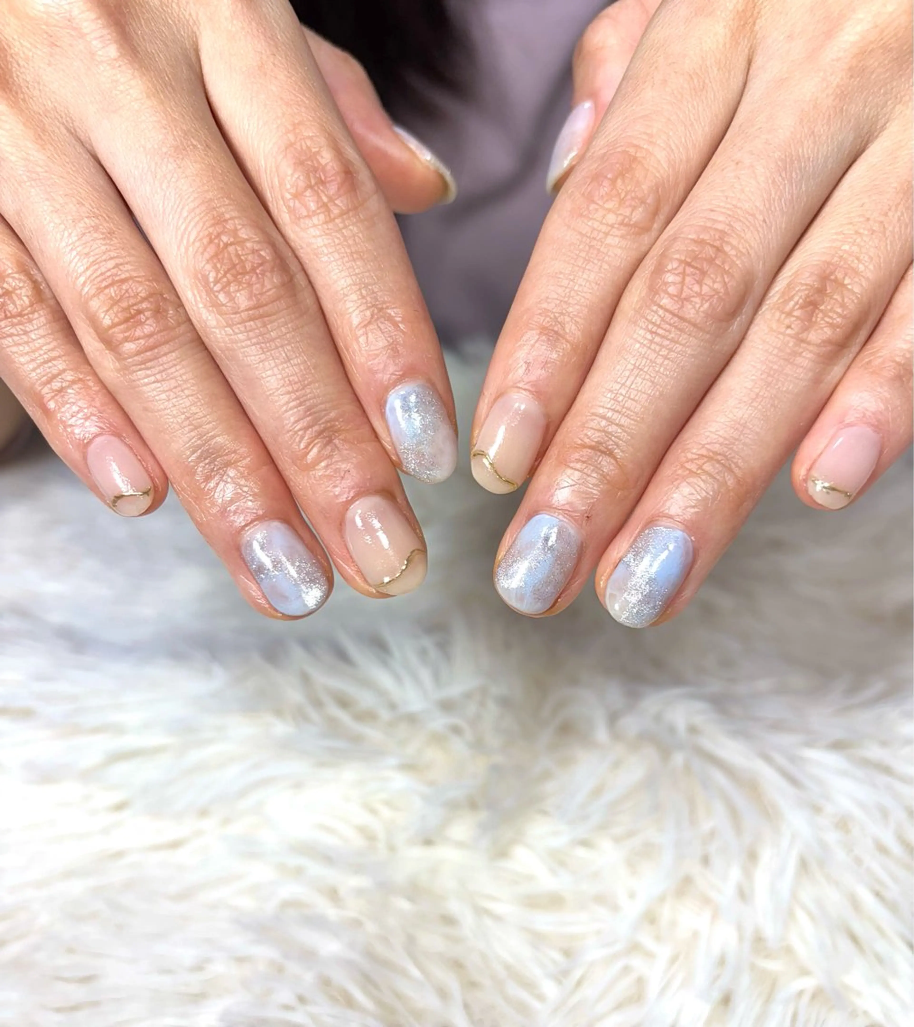 ネイル 水色 ニュアンスネイル オフィスネイル シンプルネイル 冬ネイル ハンドネイル LUANA n'sのネイルデザイン