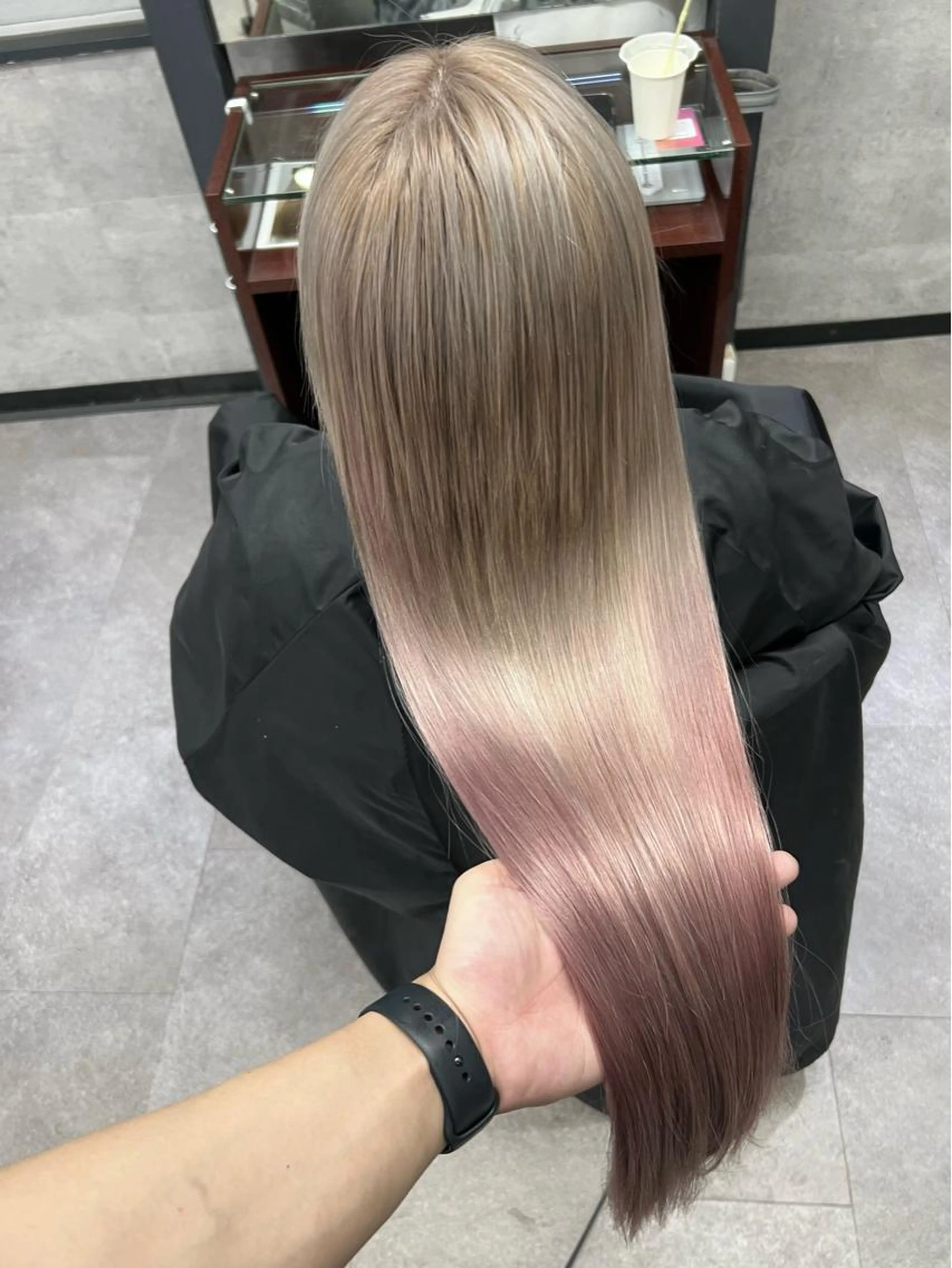 【髪質改善】美髪ストレート+ダメージレスカラーの写真