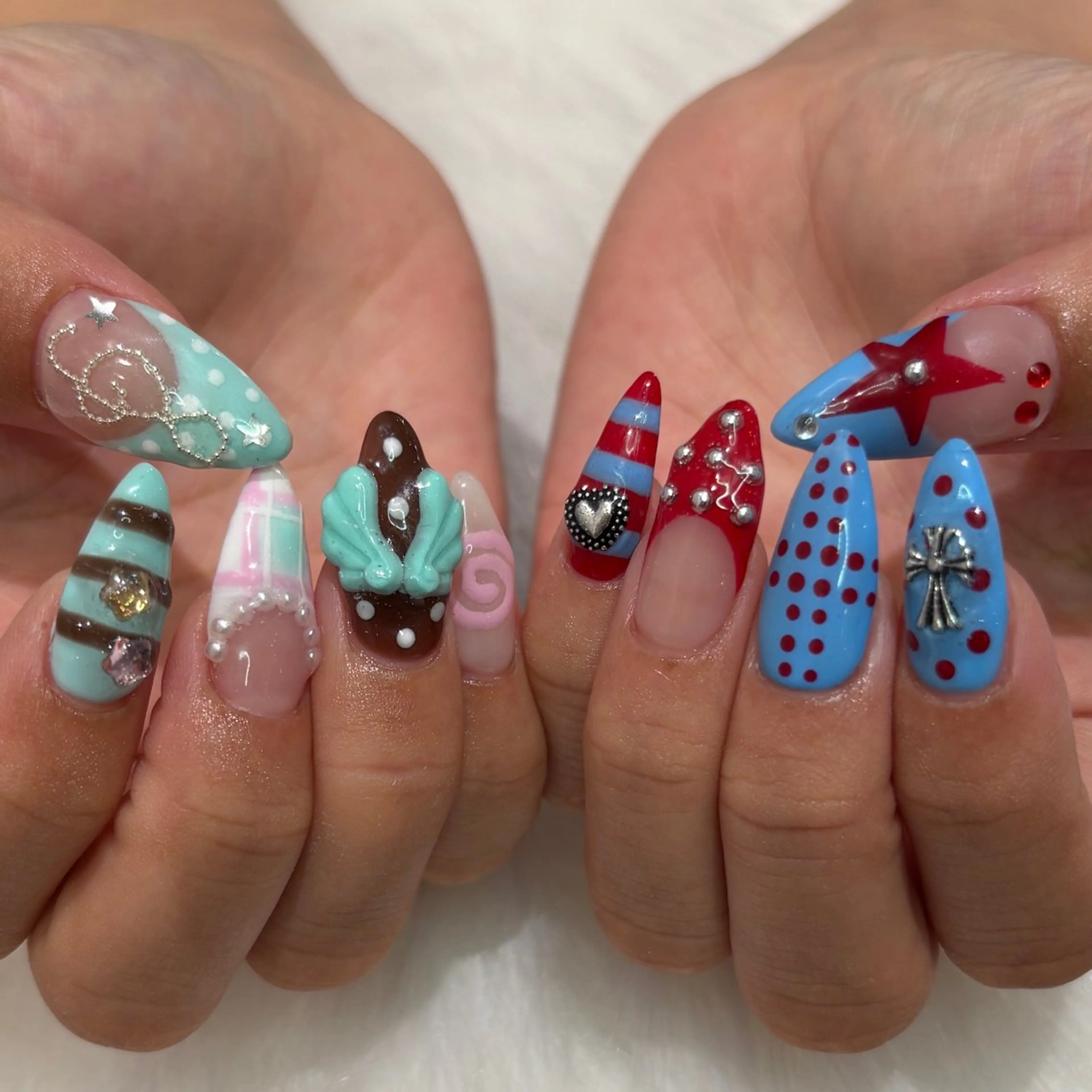 ネイル ハンドネイル 👽個性派ネイル🎀 komachiのネイルデザイン