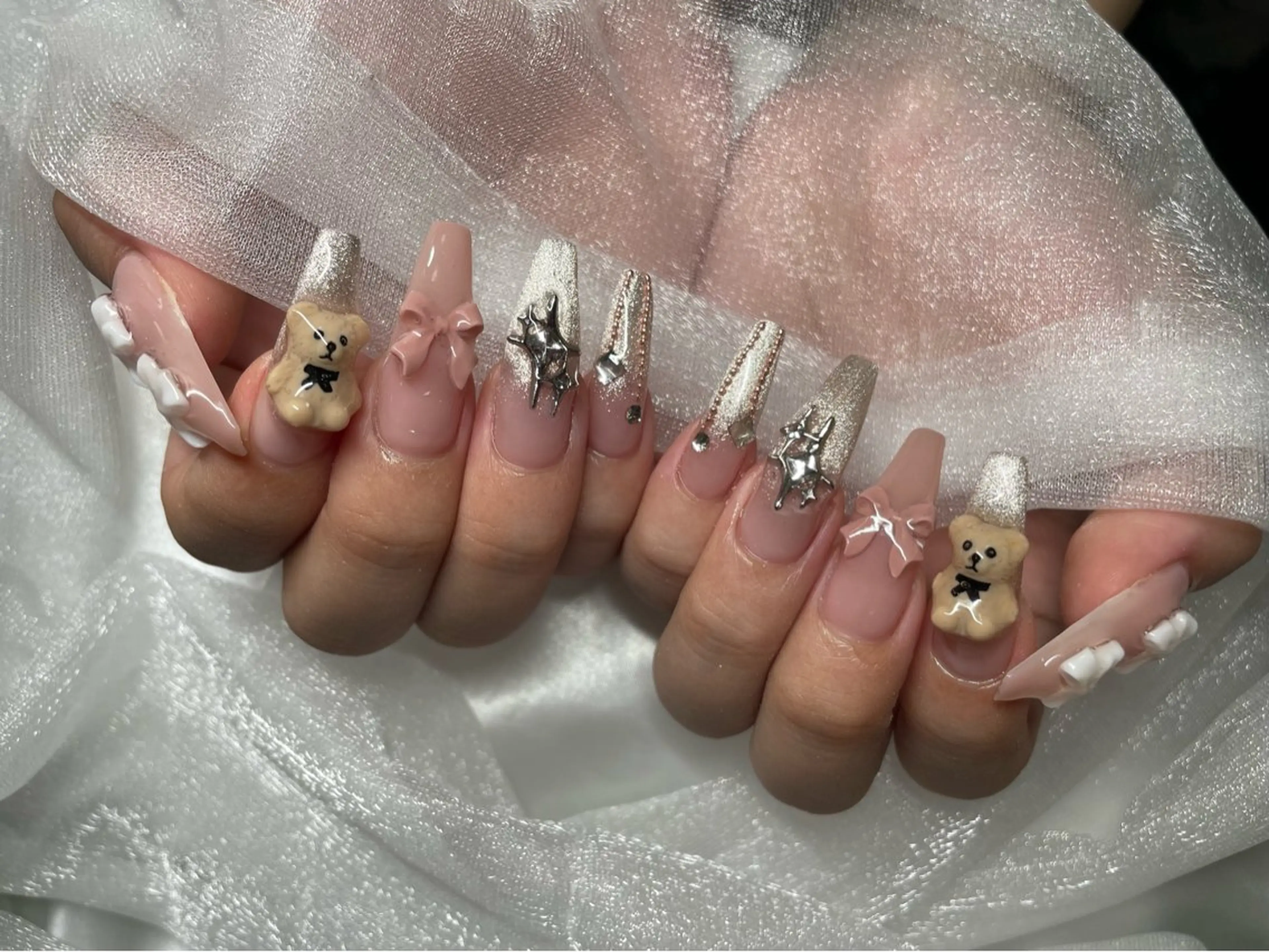 ネイル ハンドネイル Roi〈ロワ〉 Minakoのネイルデザイン