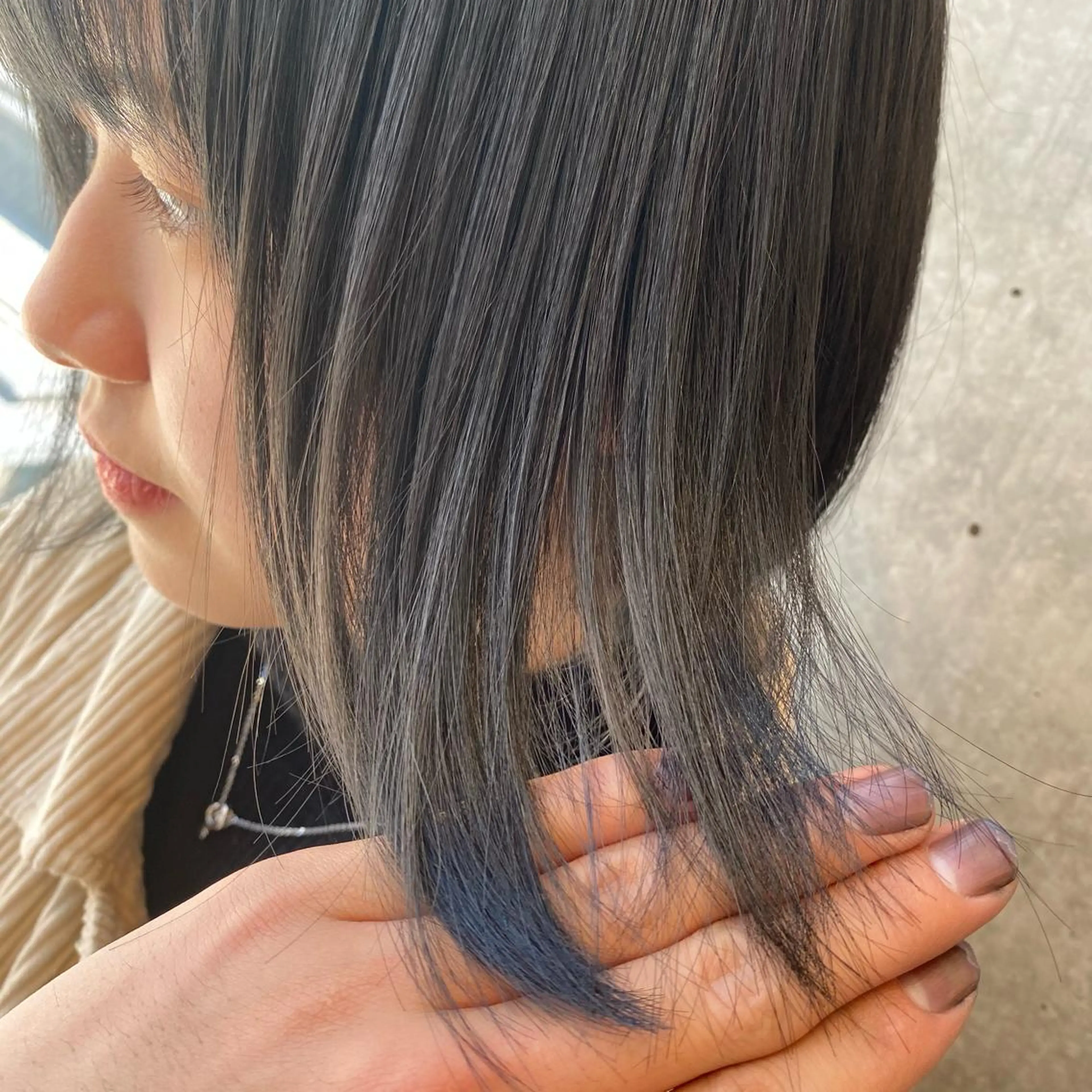 セミロング カラー ブルーカラー グレージュ SALOWIN原宿AROA店所属・顔まわり神カット✂︎ 齋藤雄大【表参道】のヘアスタイル