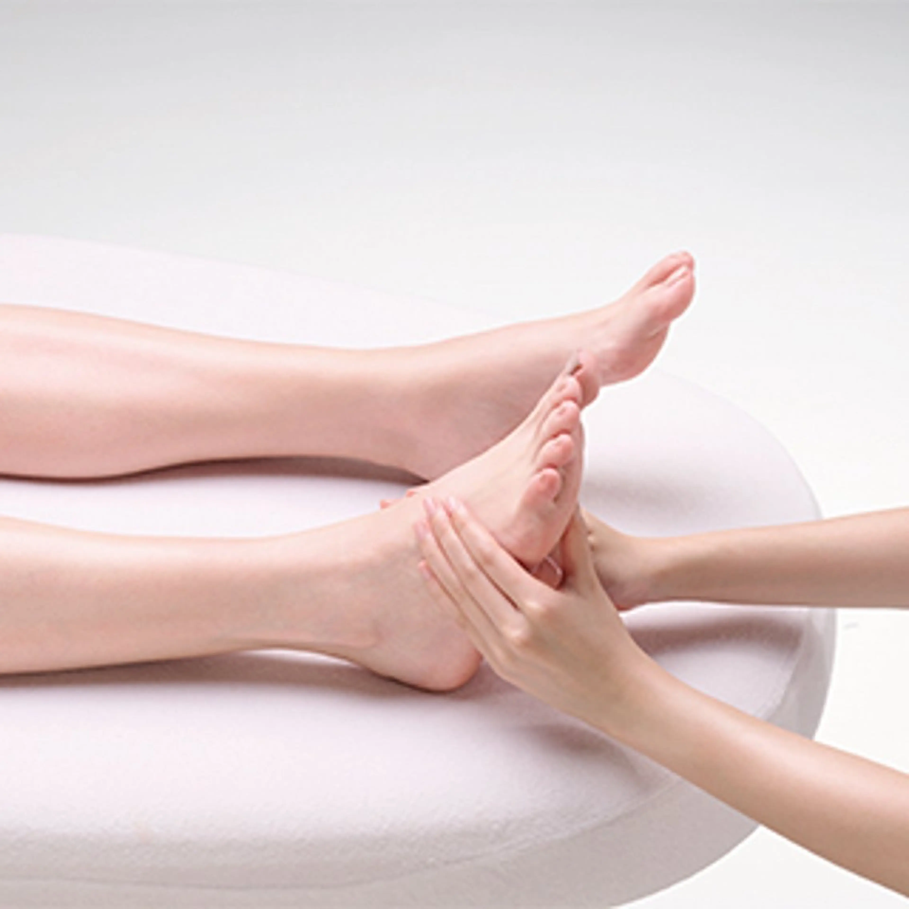 【季節限定🍂手足の冷え巡り改善メニュー】フェイシャルエステ＋保湿パック＋下半身巡りストレッチ付きの写真