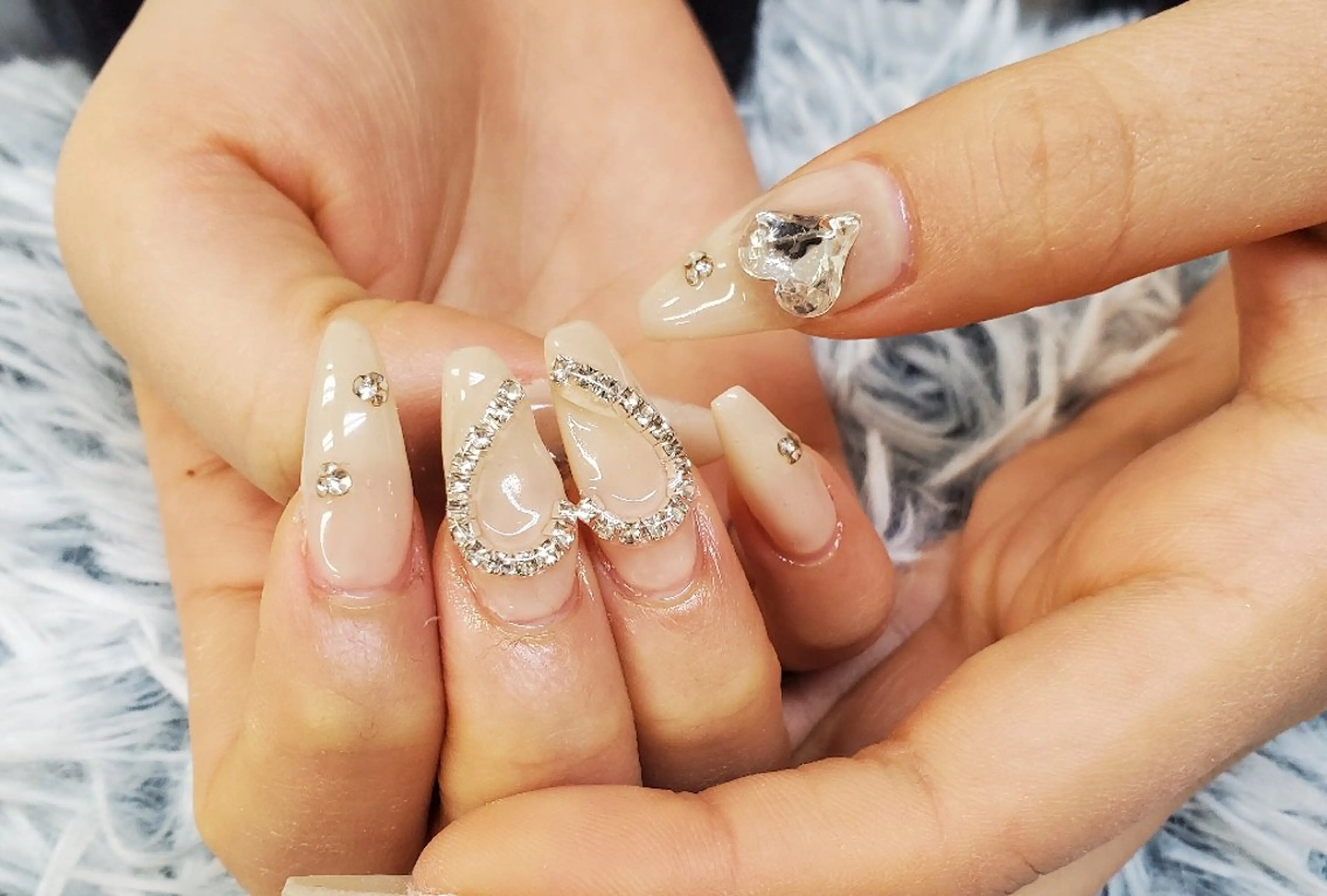 ネイル チークネイル フレンチネイル ガーリー ハート キラキラネイル ハンドネイル Nail 🌱TSUBASAのネイルデザイン