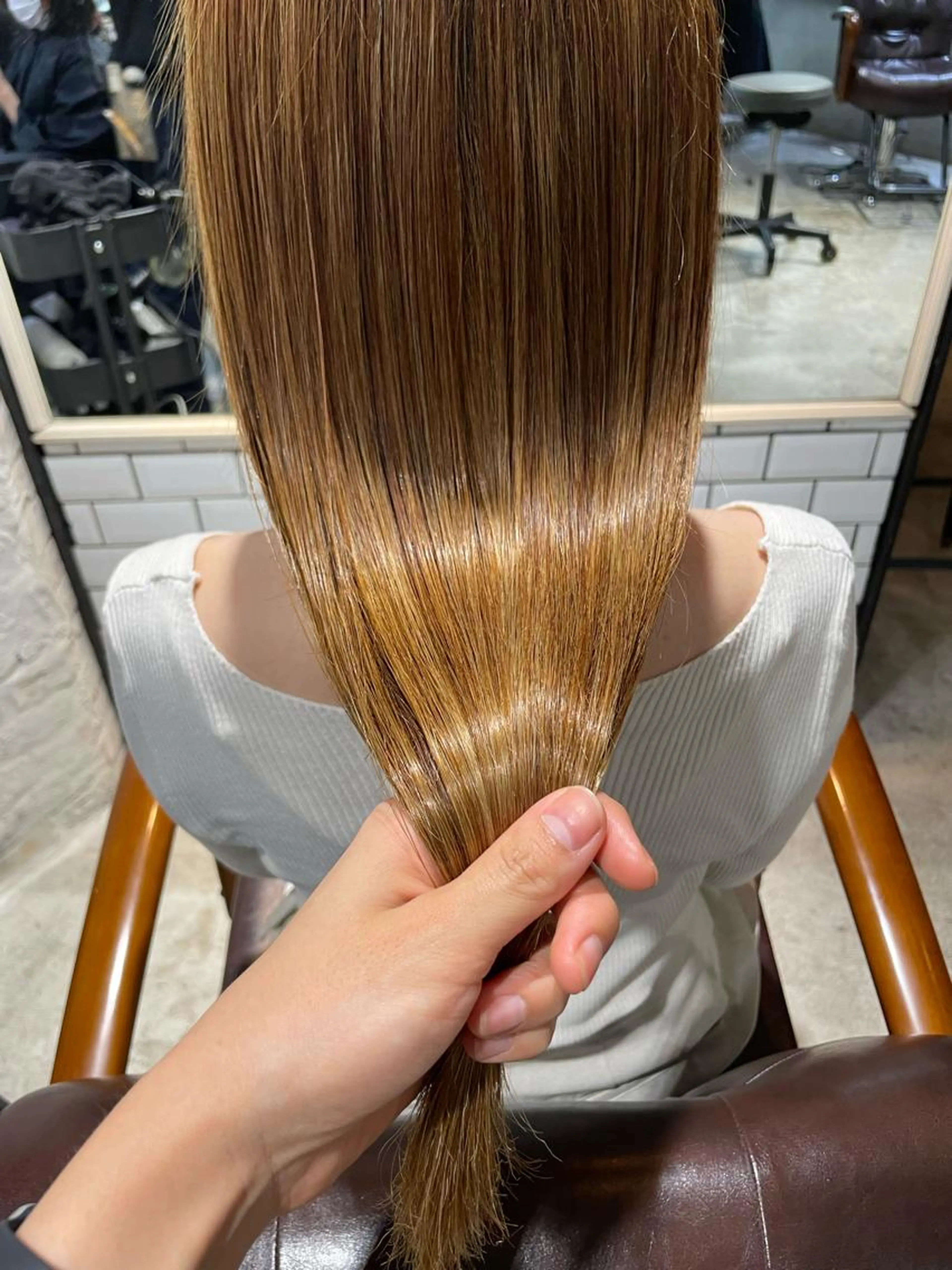 ブリーチ毛の癖毛さん必見👀❣️カット＋酸性ストレートの写真