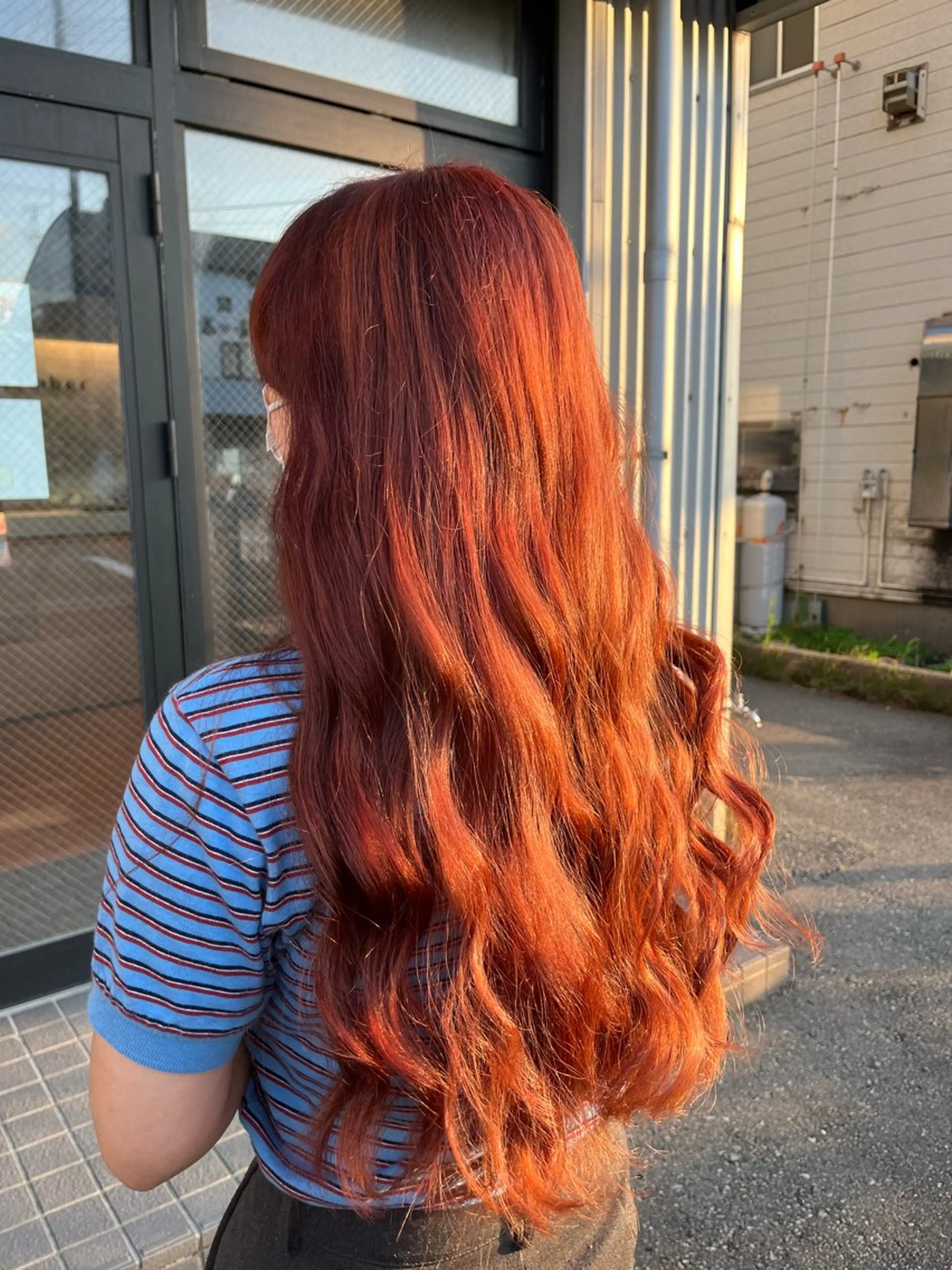 ロング カラー/ブリーチ 岸谷真幸のヘアスタイル