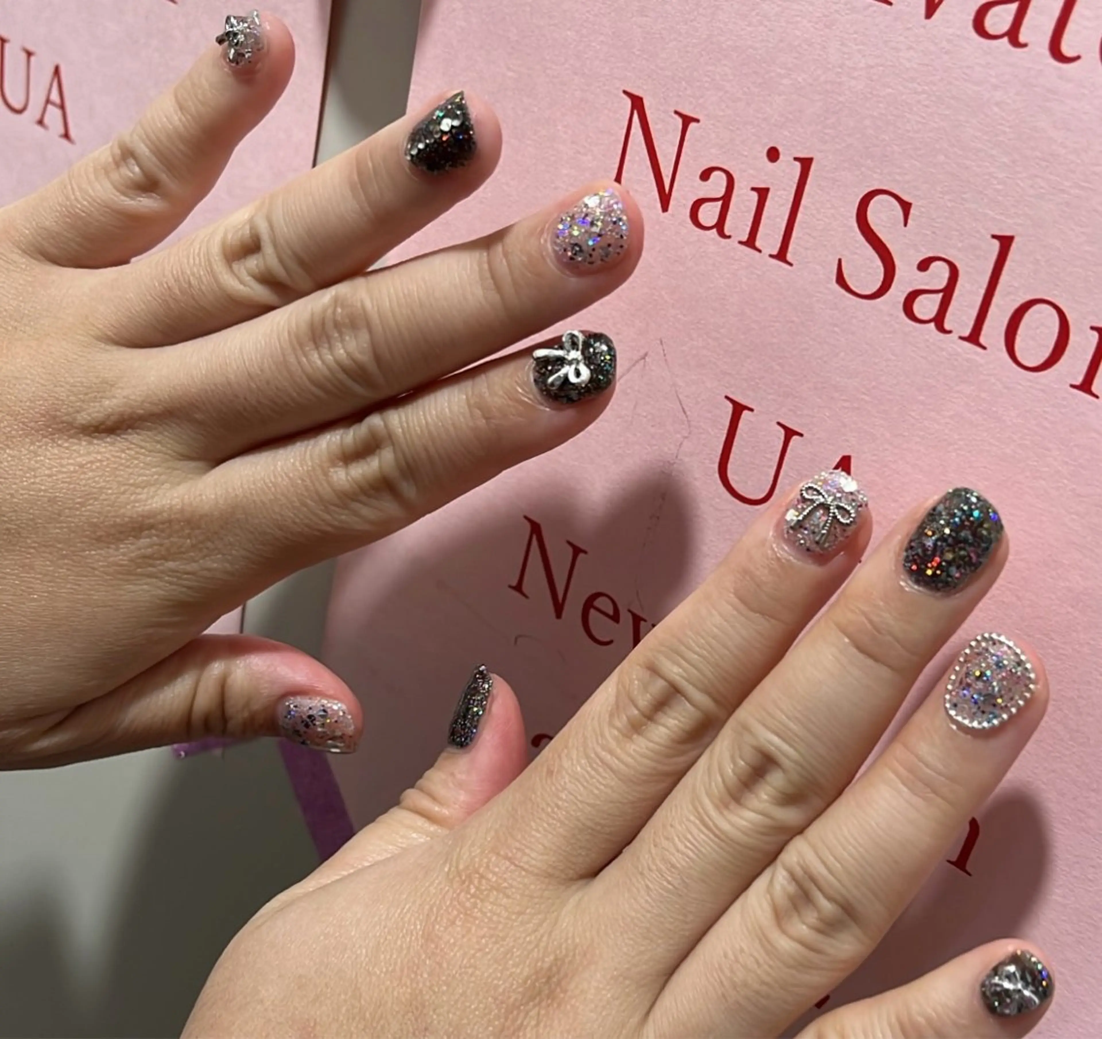 ネイル キラキラネイル リボン NailByua 武蔵新城徒歩4分のネイルデザイン