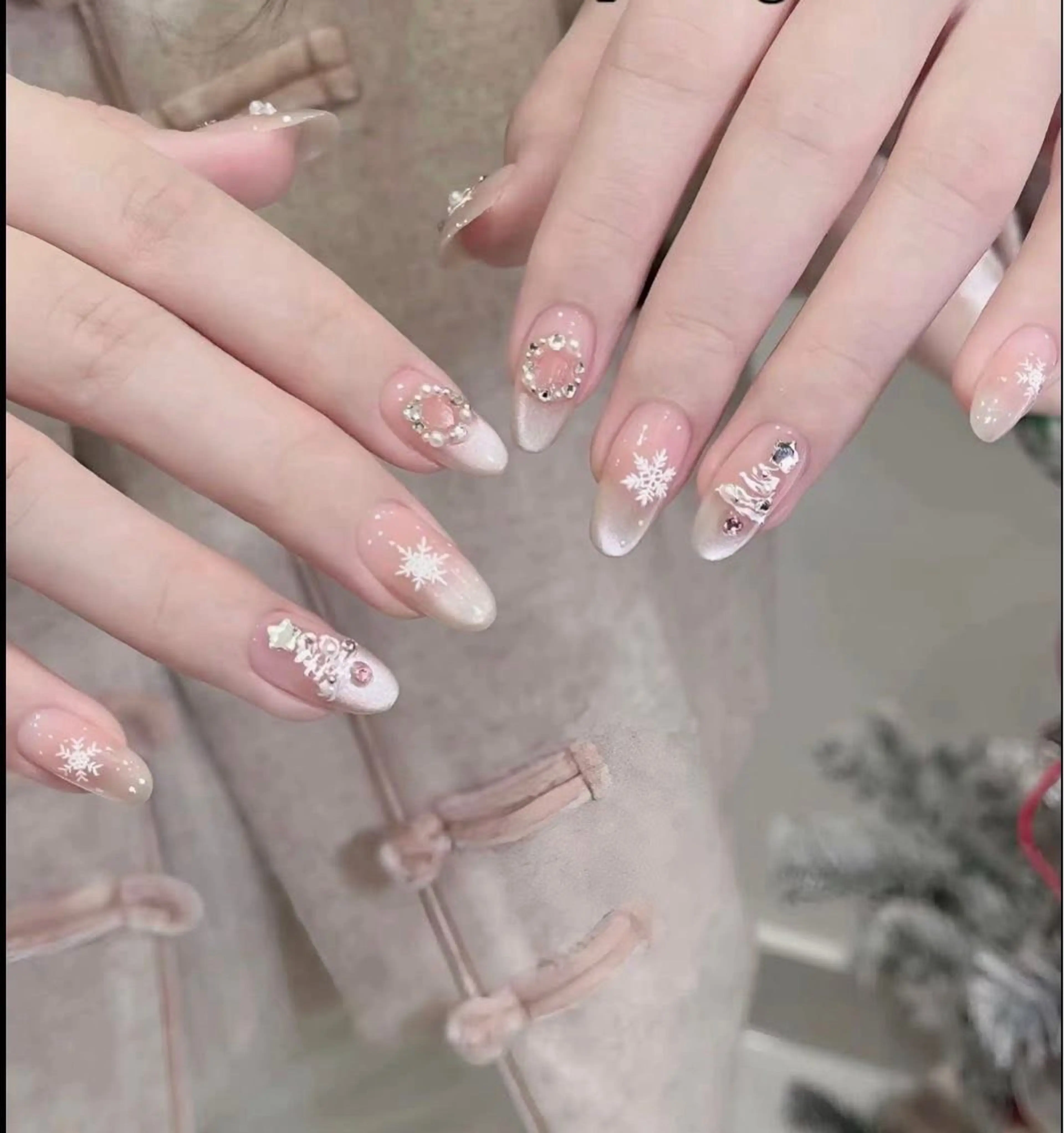 ネイル ハンドネイル T. Leeのネイルデザイン