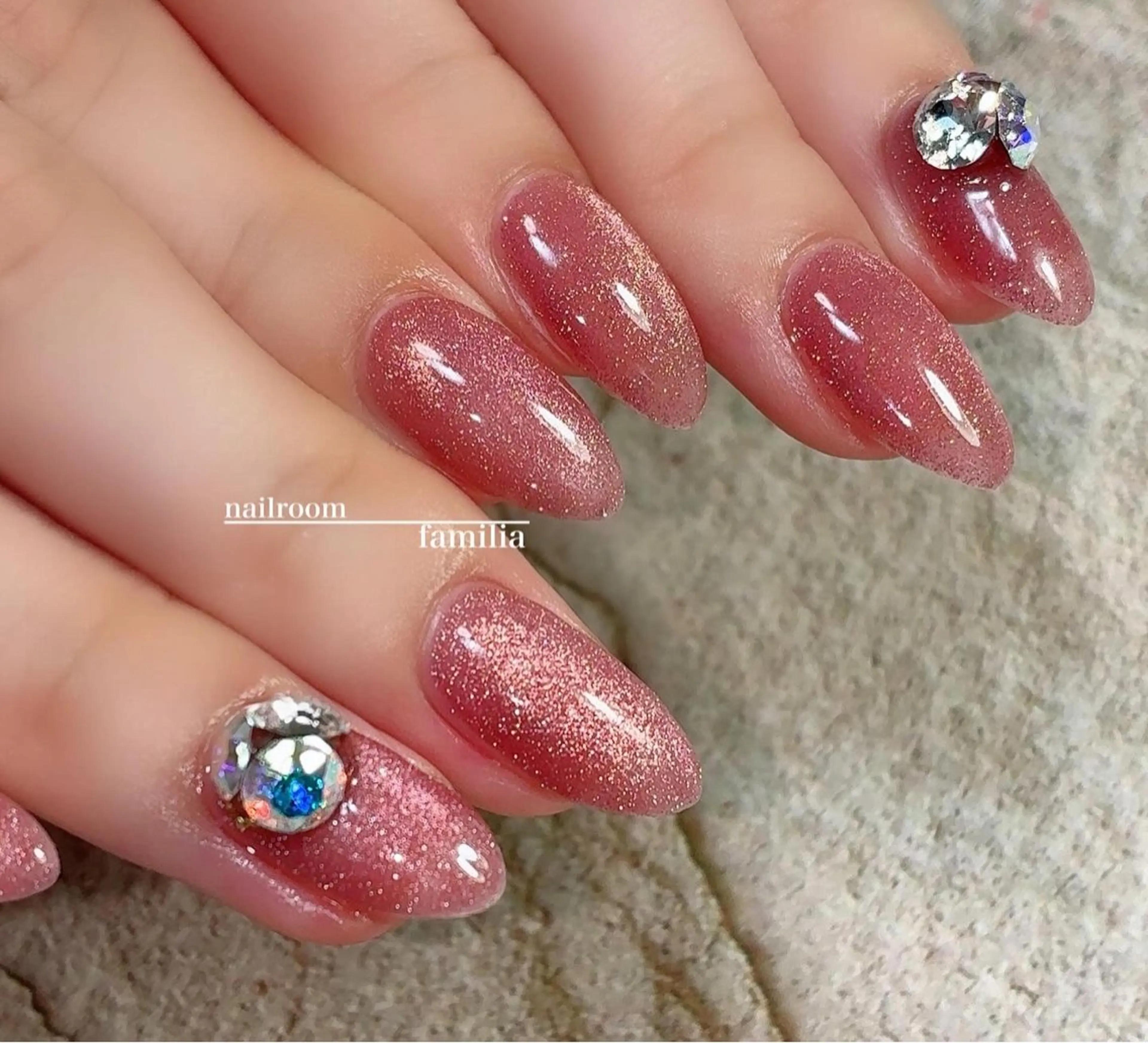 ネイル フラッシュネイル フラッシュマグ マグネットネイル ハンドネイル -nailroom- familiaのネイルデザイン