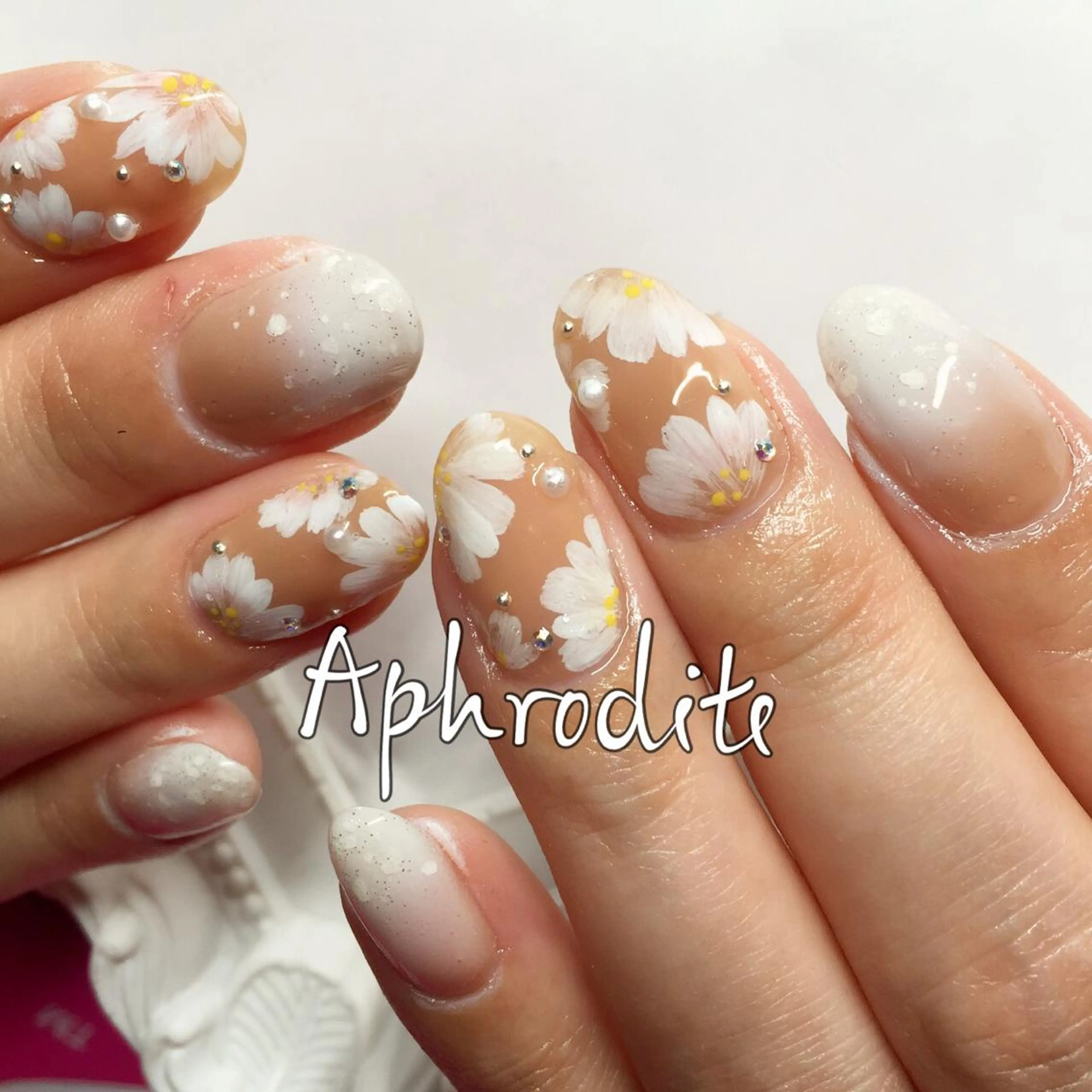 ネイル APHRODITE Nagisaのネイルデザイン