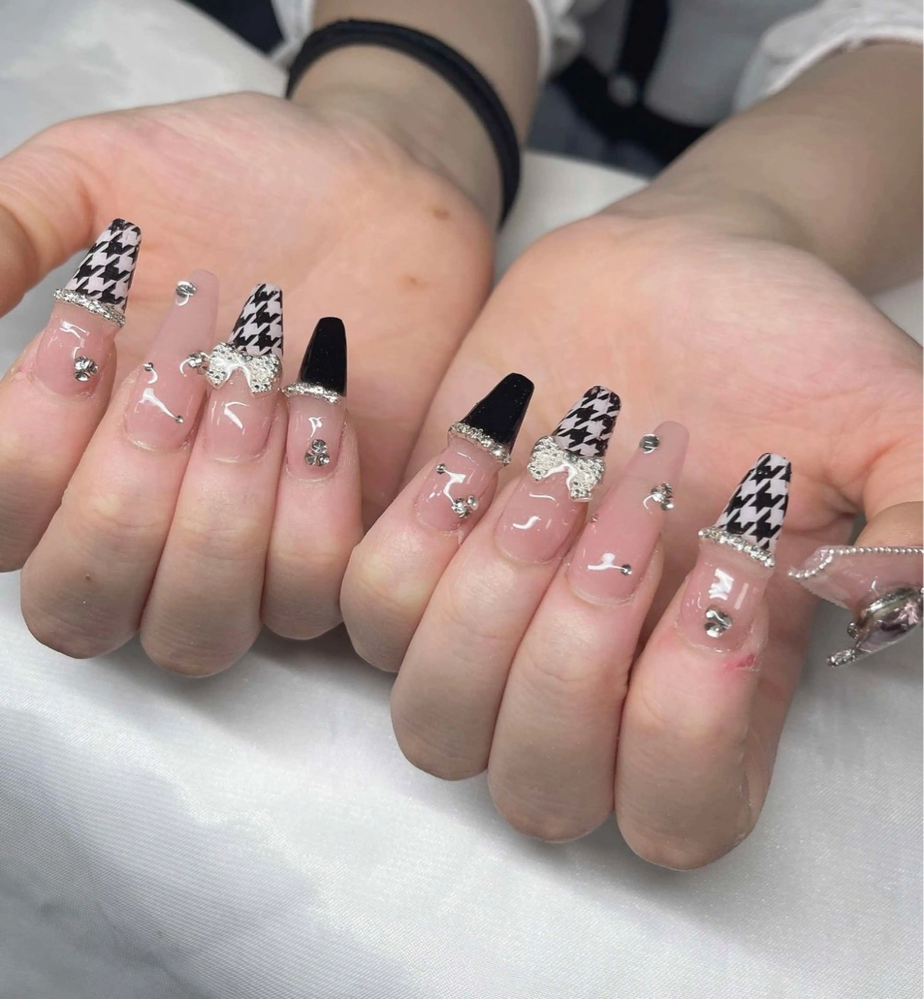 ネイル ハンドネイル Lee Nailsのネイルデザイン