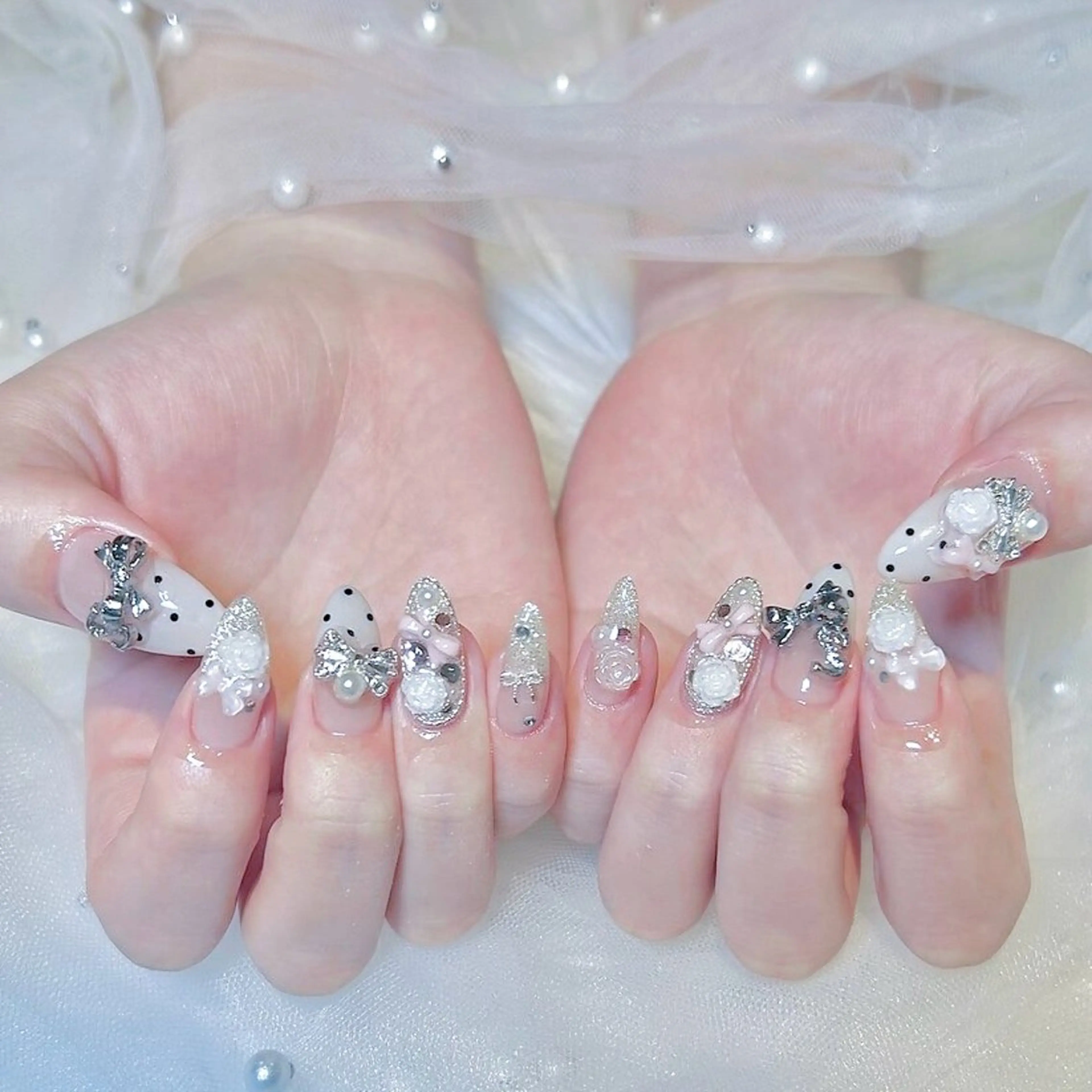 ネイル ガーリー キラキラネイル リボン ハンドネイル Keli Nail 難波のネイルデザイン
