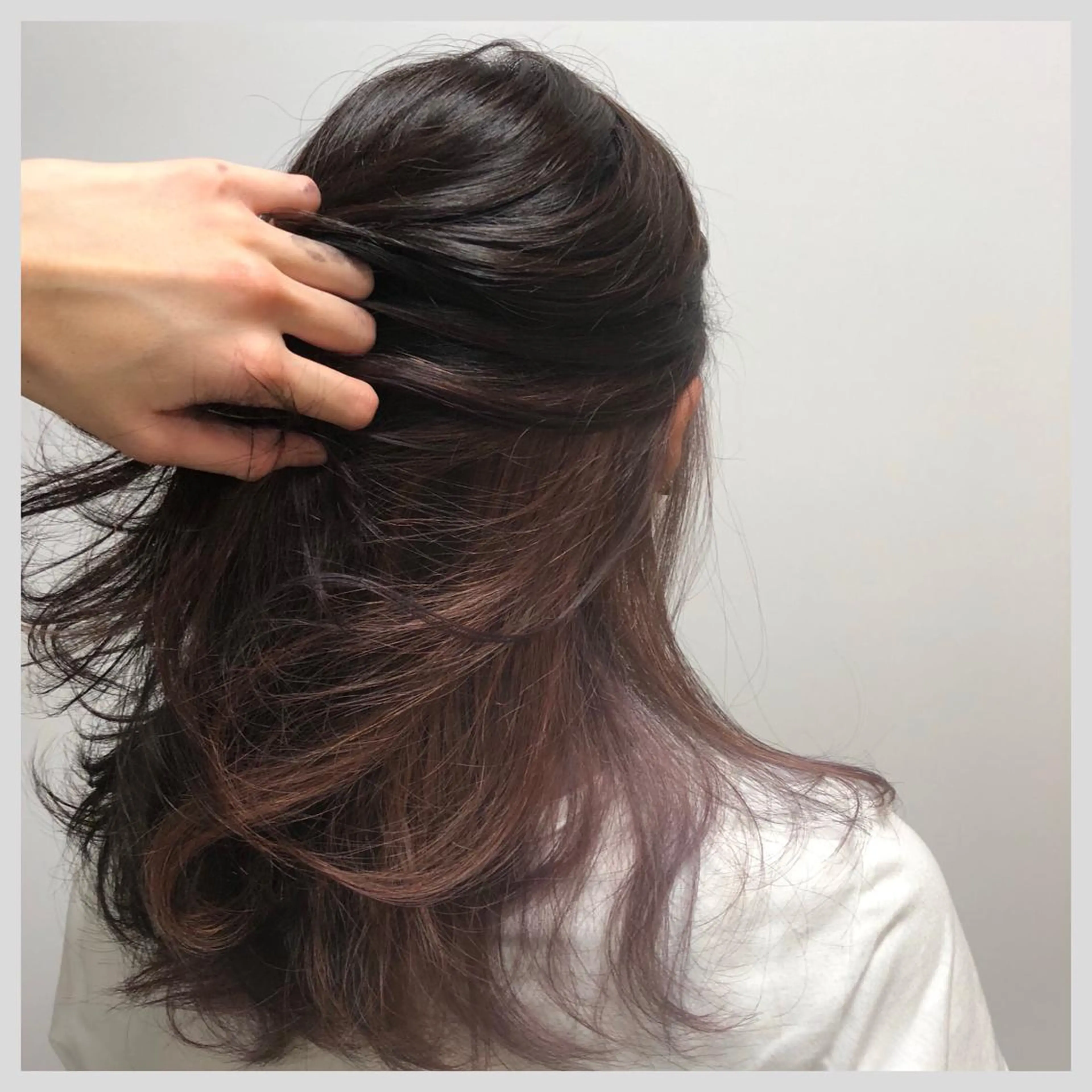 セミロング カラー アッシュ ブリーチ ダークアッシュ インナーカラー ラベンダーカラー 韓国ヘア🤍 NATSUNEのヘアスタイル